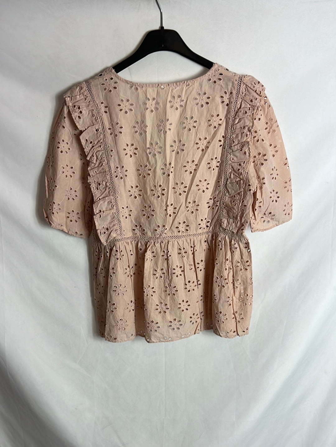 OTRAS. Blusa rosa troquelada. TS