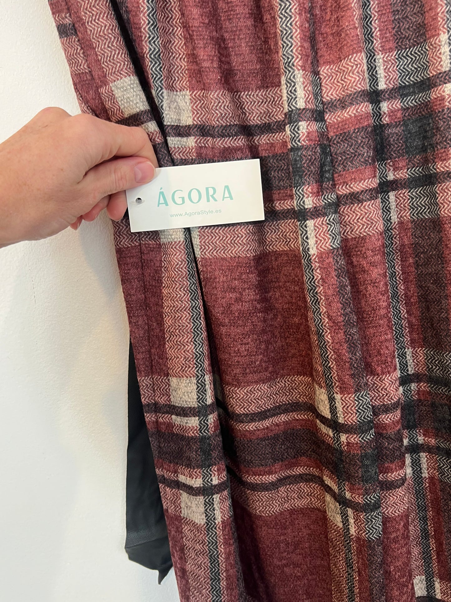 AGORA. Pantalón cuadro burdeos