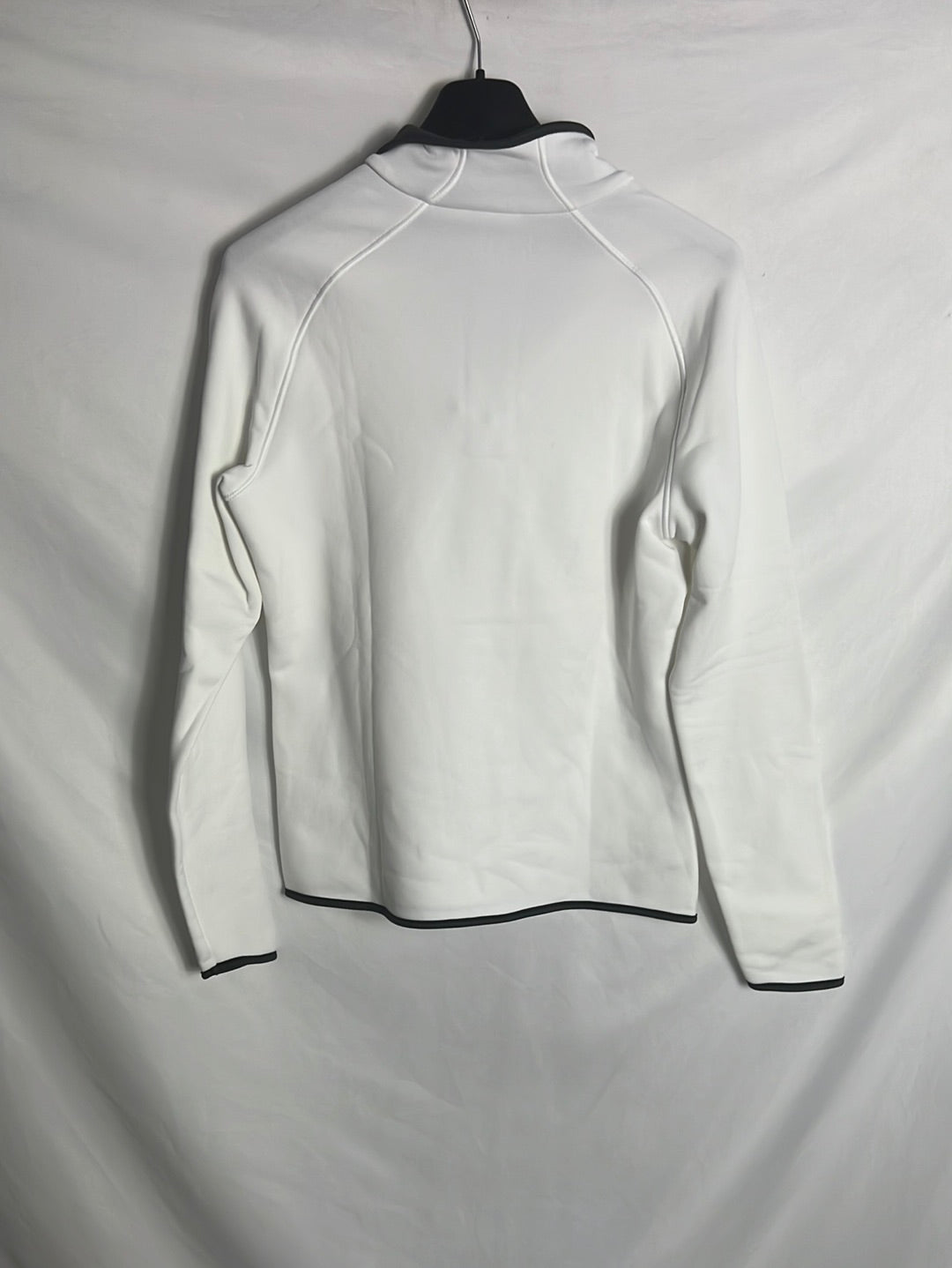 ODLO. White textured sweatshirt. TM
