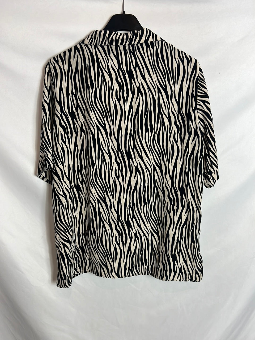 ZARA. Blusa manga corta animal print T M