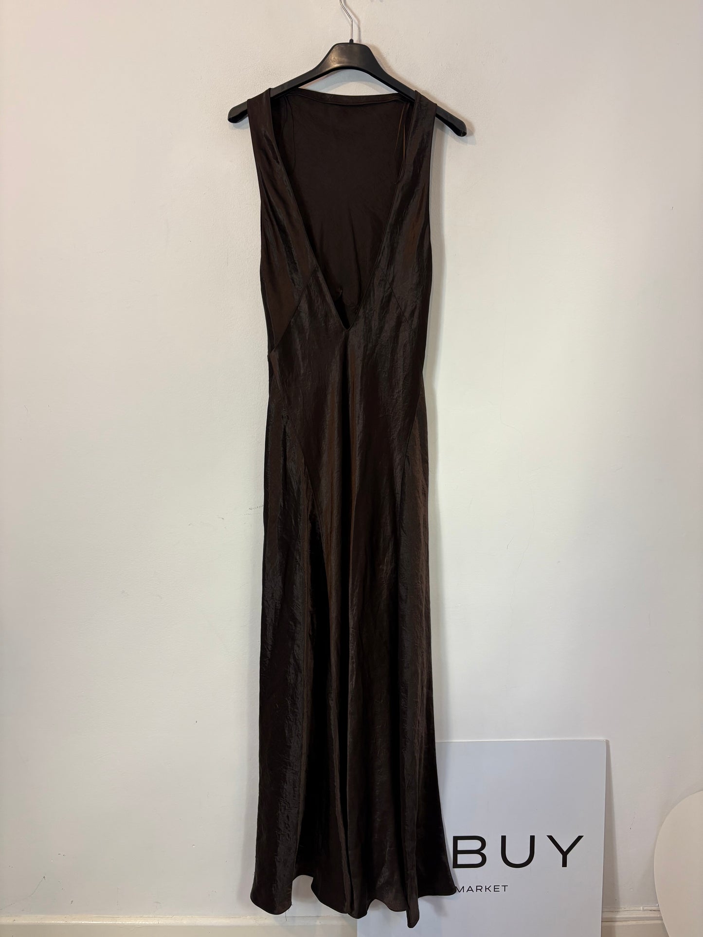 ZARA. Vestido largo fluido marrón chocolate