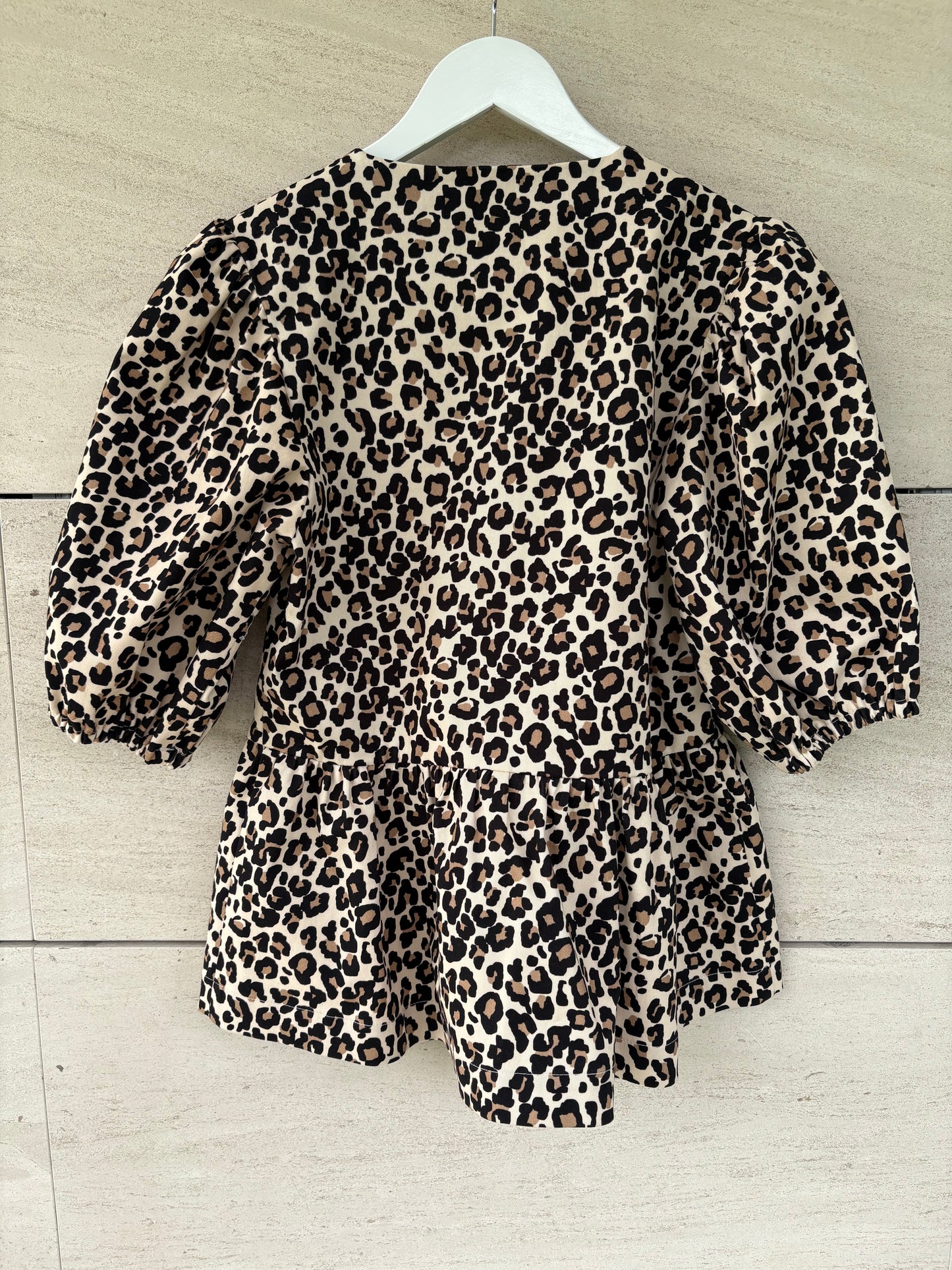 BIMANI. Animal print lantern sleeve top. T.S.