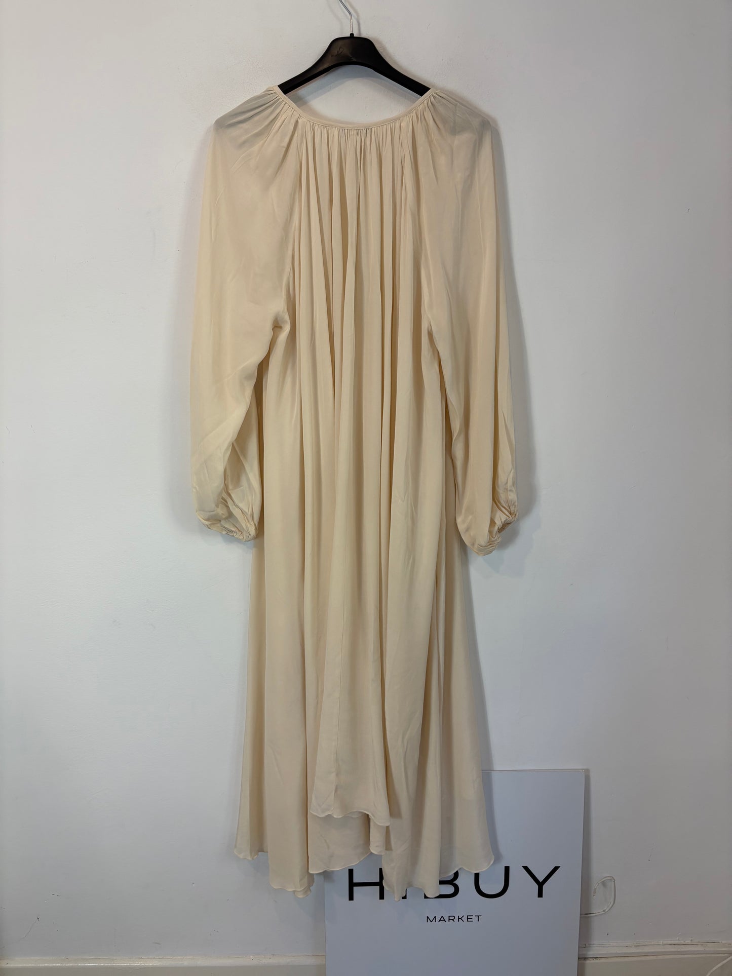 BRUNA. Vestido largo vaporoso beige. TU (S/M)
