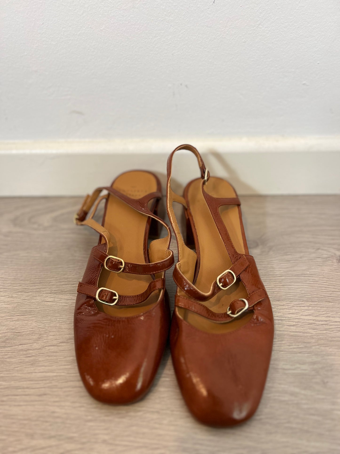 SÉZANE. zapatos camel hebilla. T 38