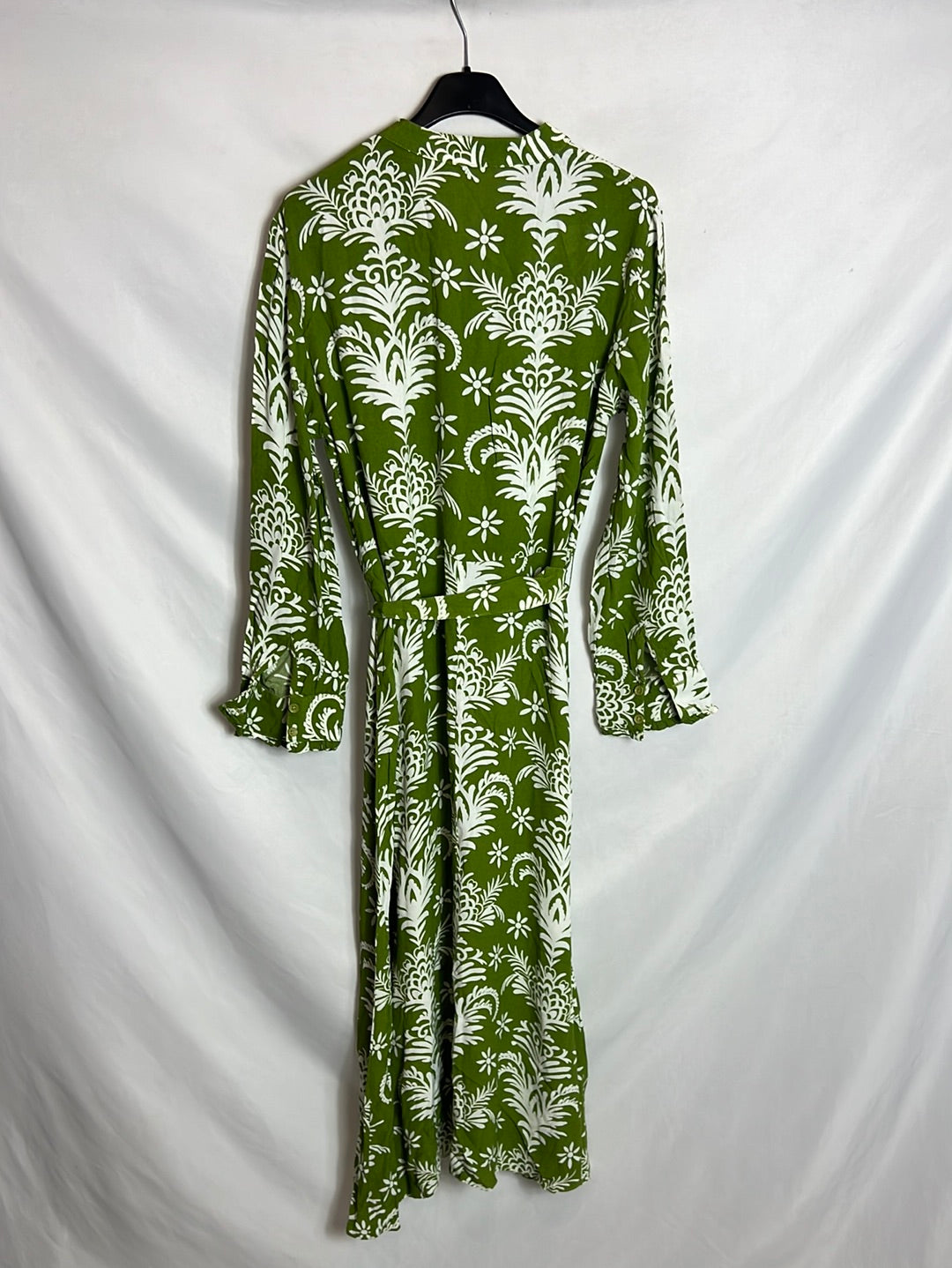 ZARA. Vestido midi verde flores. T M