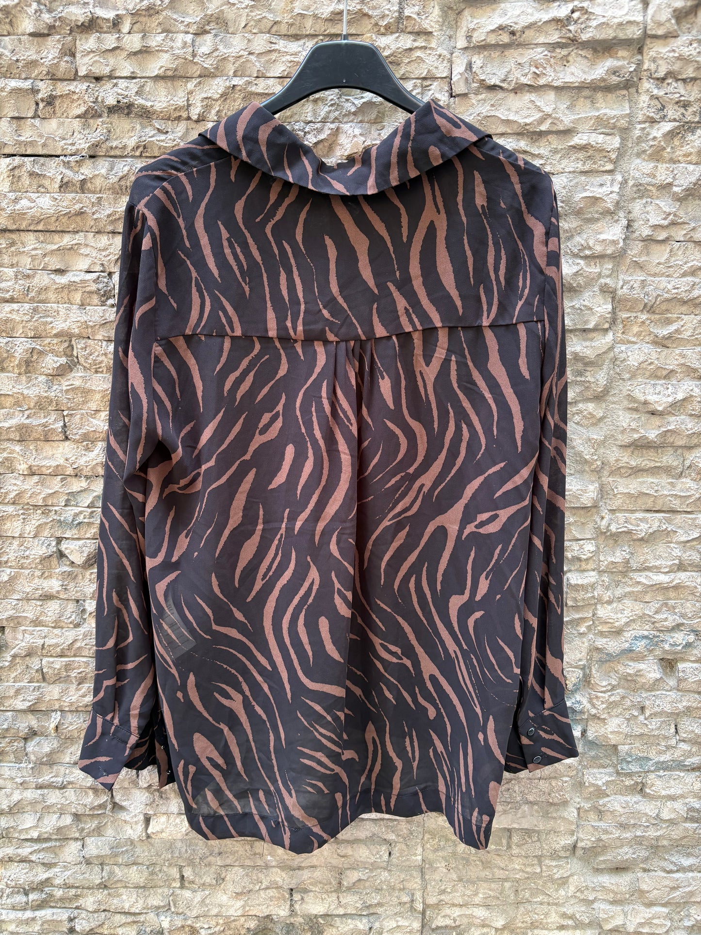 GRACE & MILA. Flowy two-tone blouse. TS