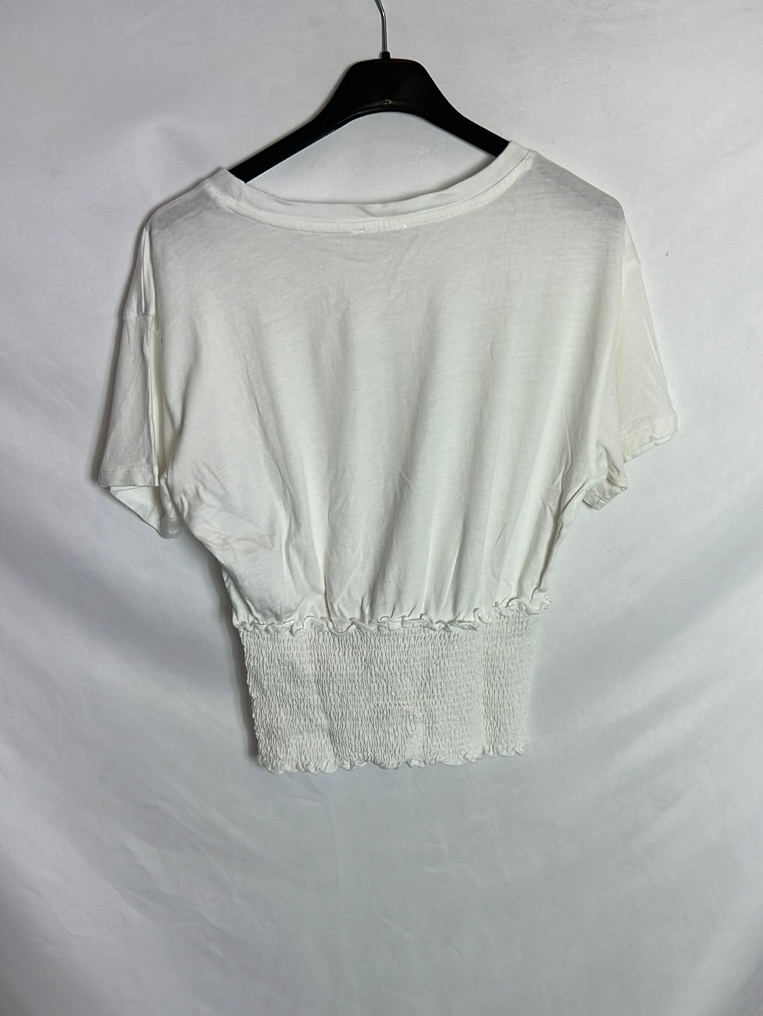 STRADIVARIUS. White gathered T-shirt. TS