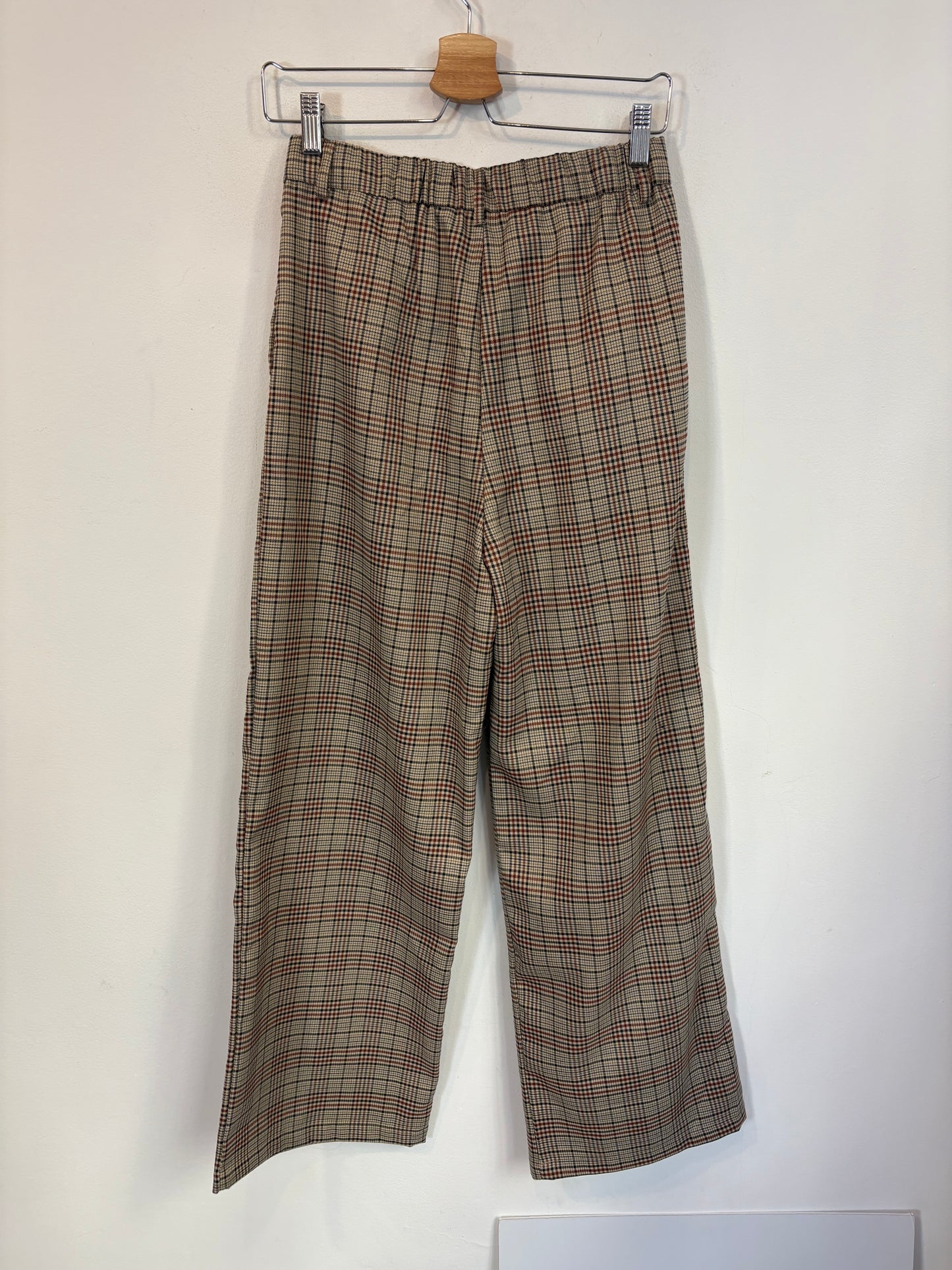 OTRAS. Pantalón cuadros pinzas