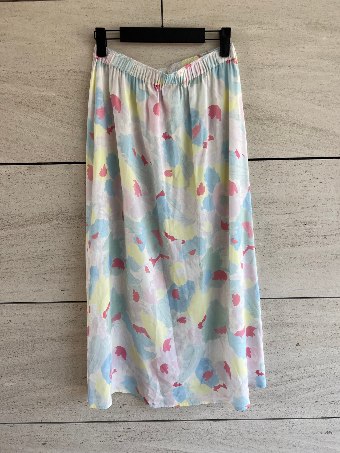 DES PETITS HAUTS. Falda midi abotonada colores T.s