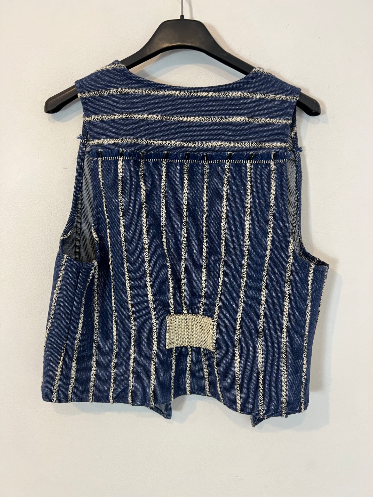 GUITARE. Conjunto chaleco y bermudas rayas T.M