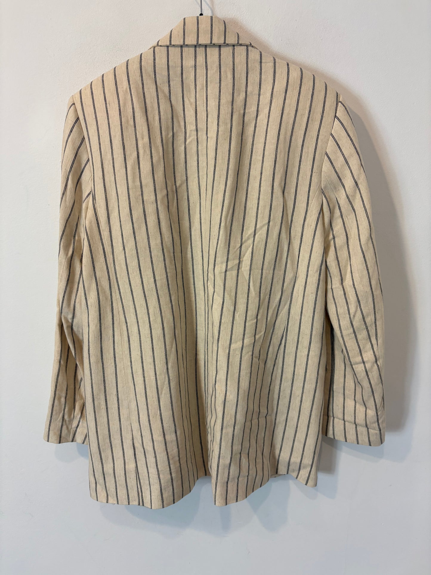 ZARA. Blazer beige mezcla con rayas