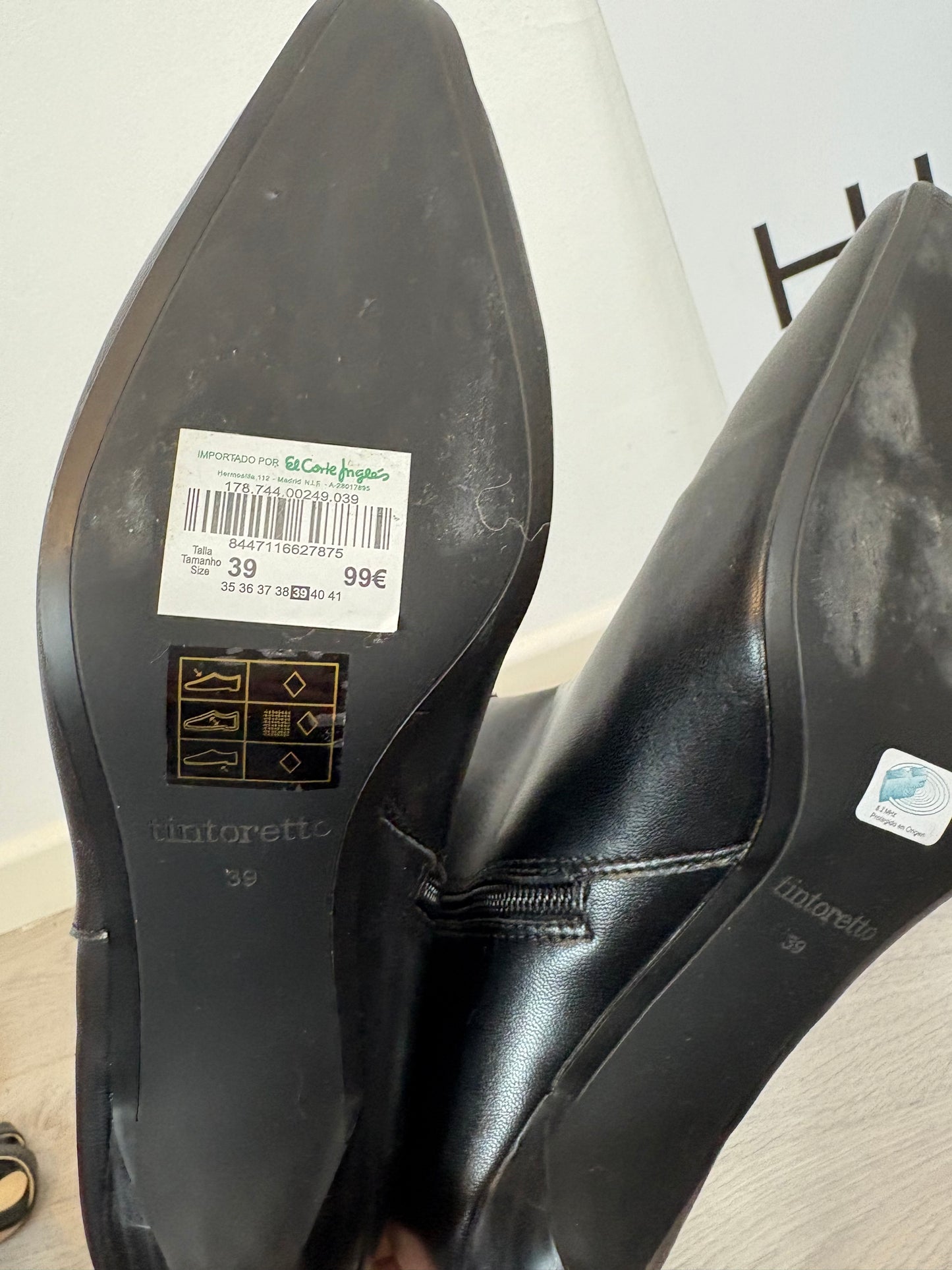 TINTORETTO. Botas altas negras tacón medio