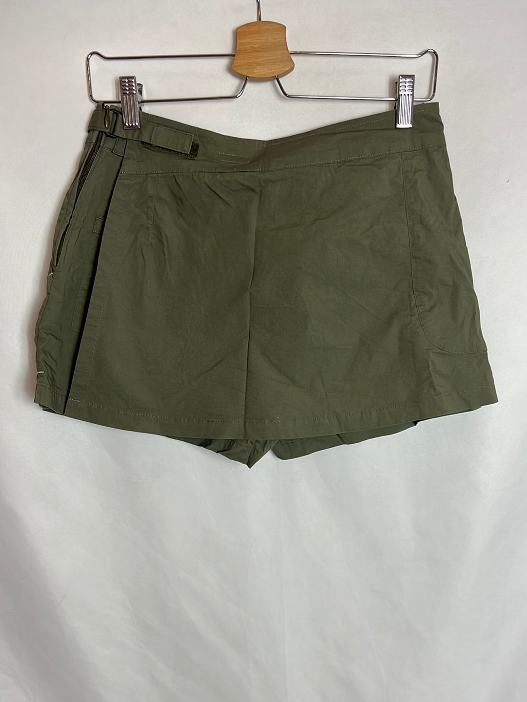 DECATHLON. Falda pantalón verde textura. T 38