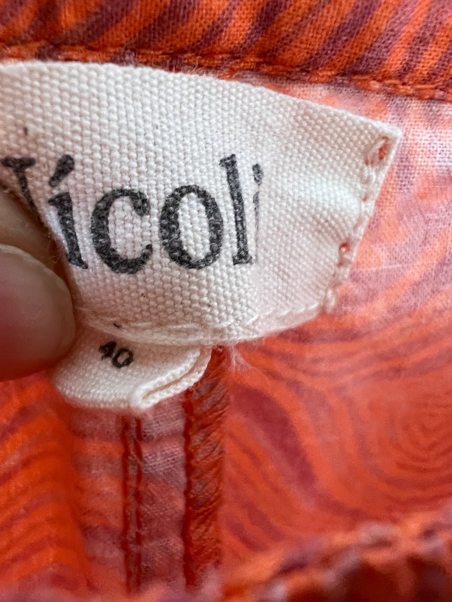 NÍCOLI. Pantalón ligero estampado retro. T 40