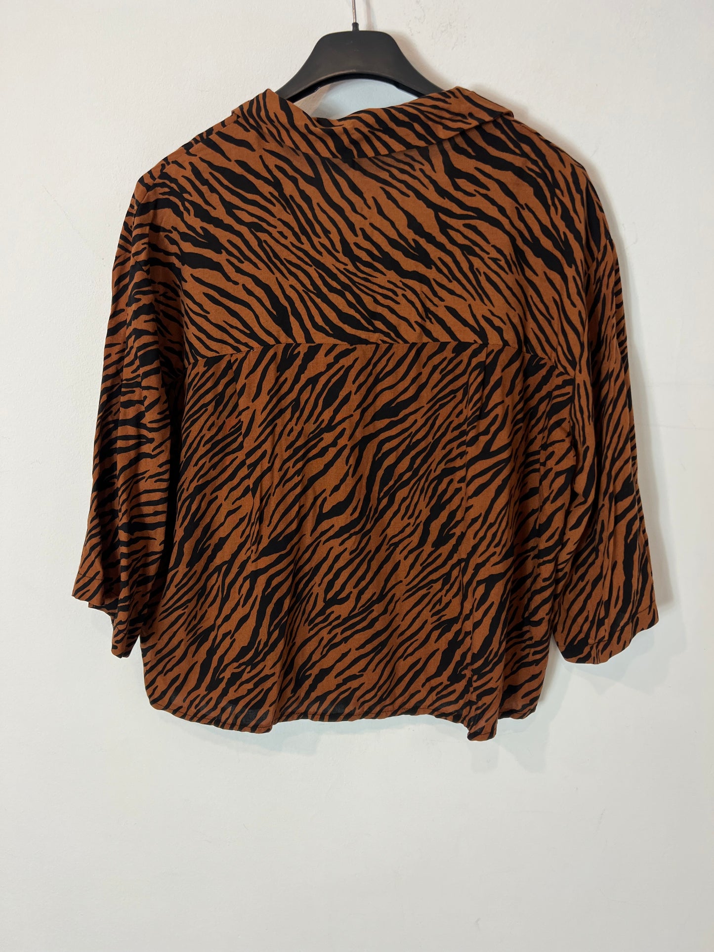 BERSHKA. Zebra print cropped blouse T.xs