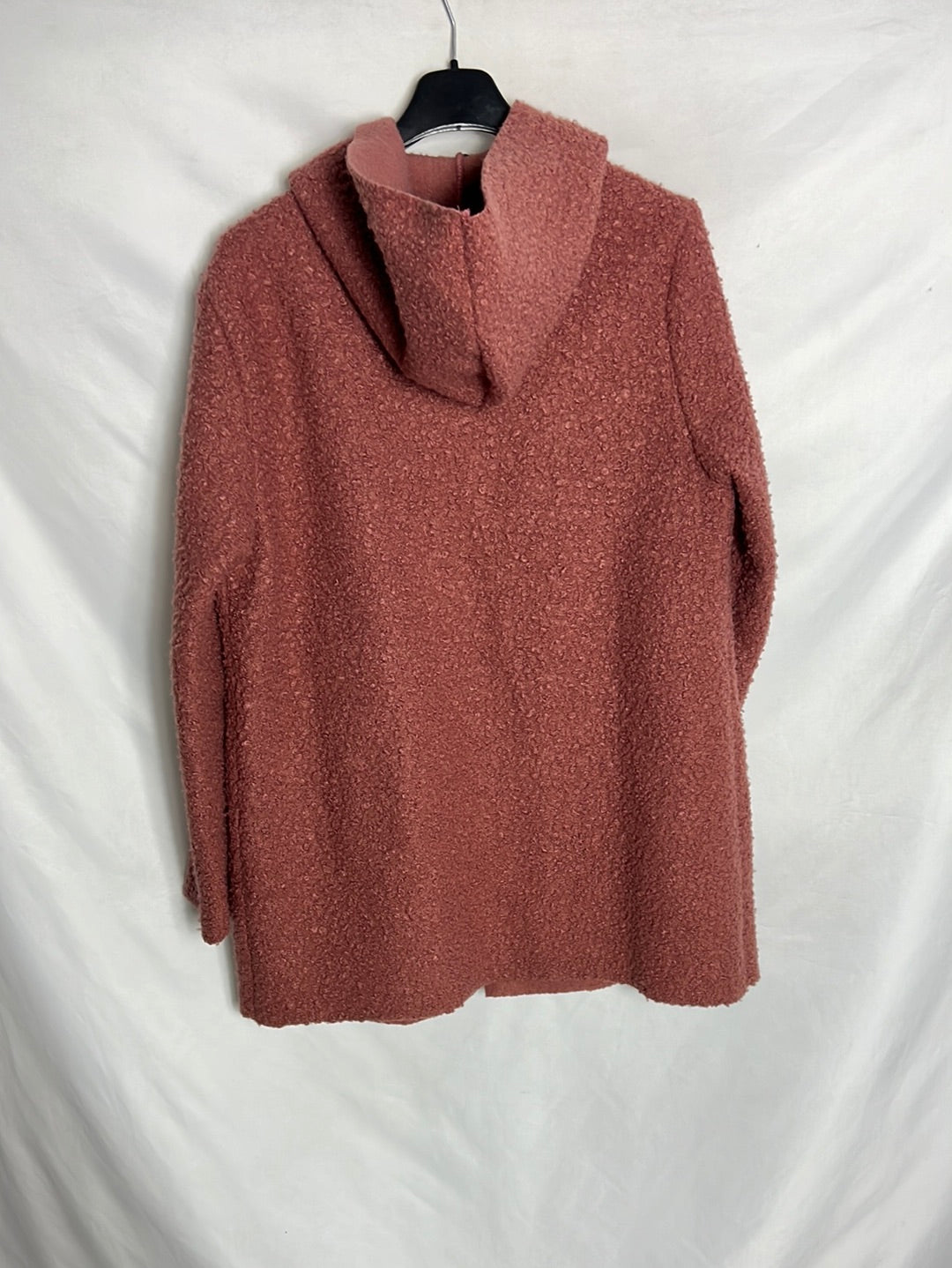 OTRAS. Chaqueta textura con capucha. TU (M)