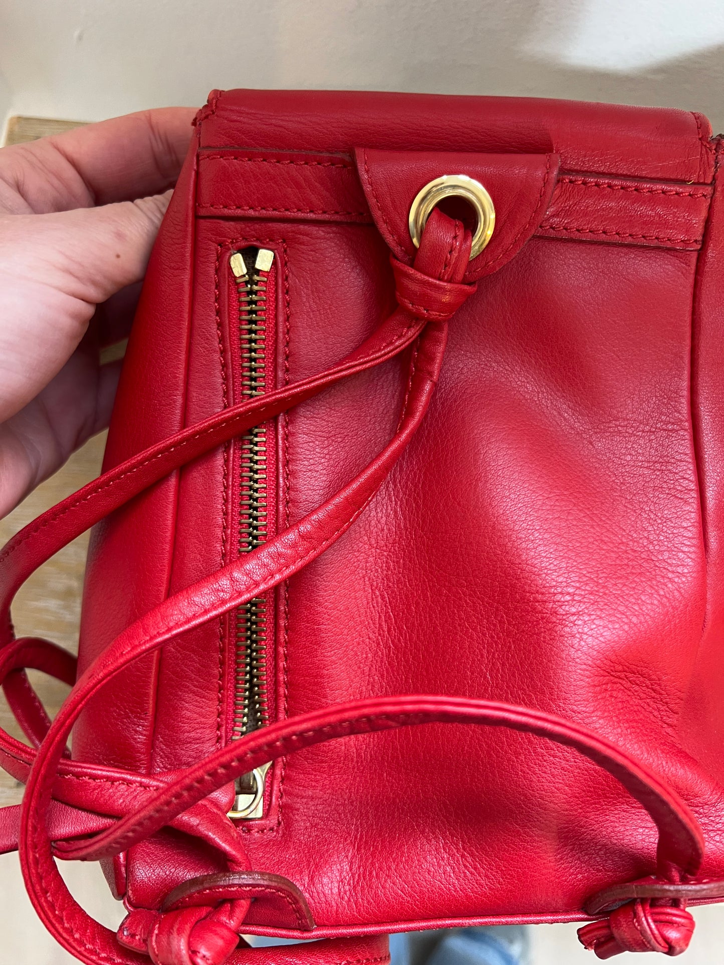 ACOSTA. Mini mochila roja