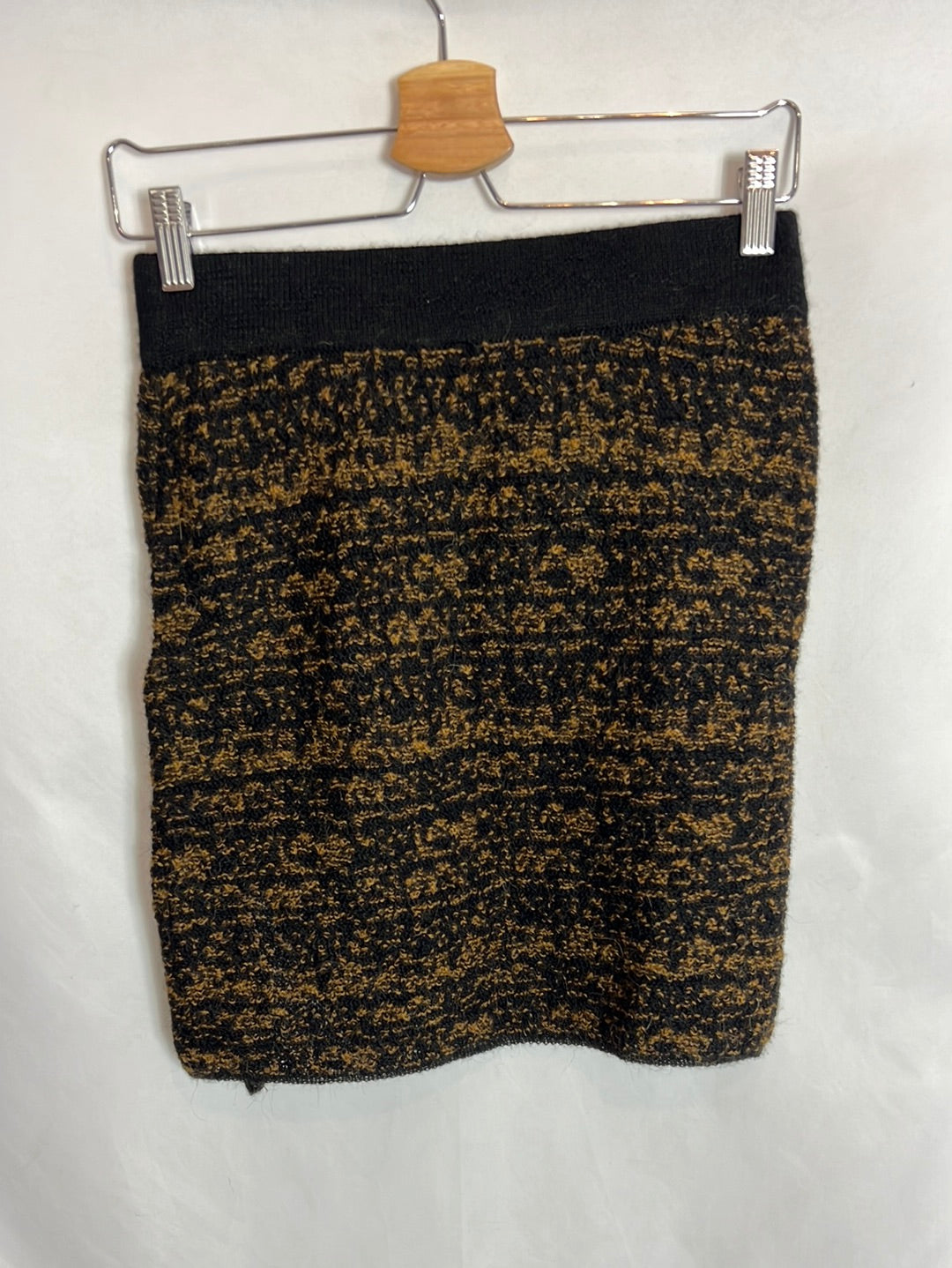 AMERICAN VINTAGE. Black and camel mottled alpaca skirt. TM