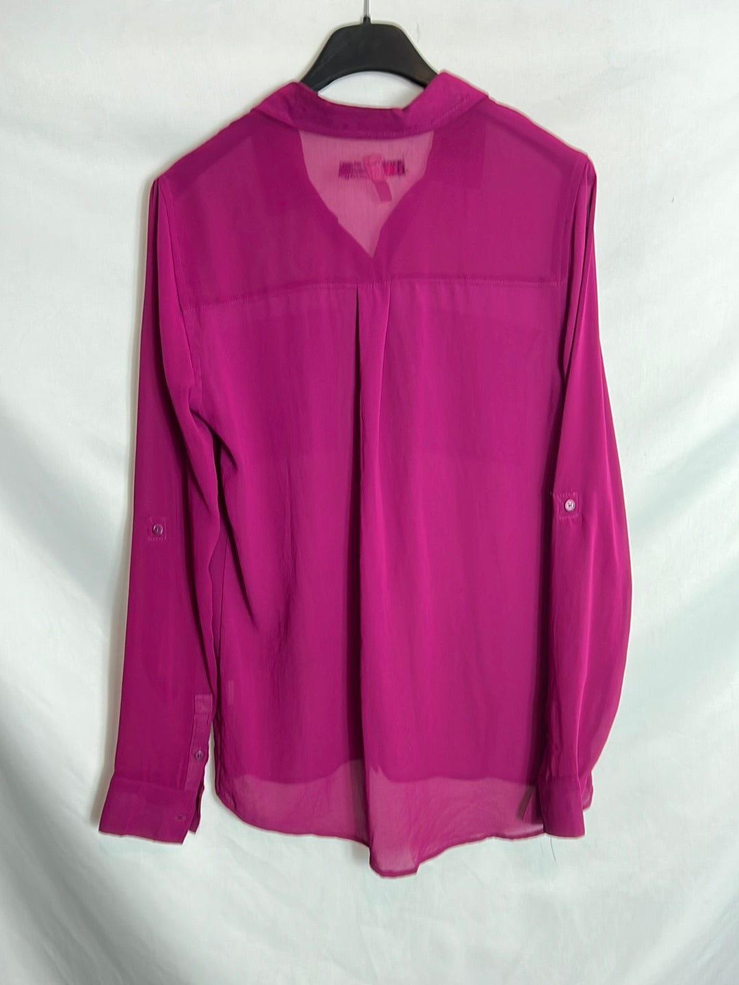 BERSHKA. Blusa color buganvilla semitransparente . T XS