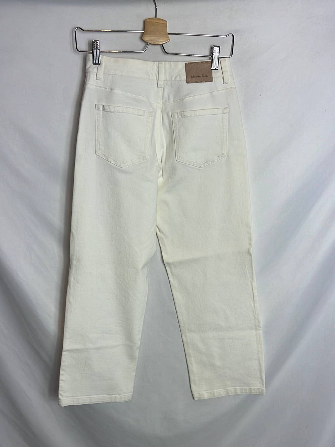 MASSIMO DUTII. Pantalón recto cropped beige claro. T 36
