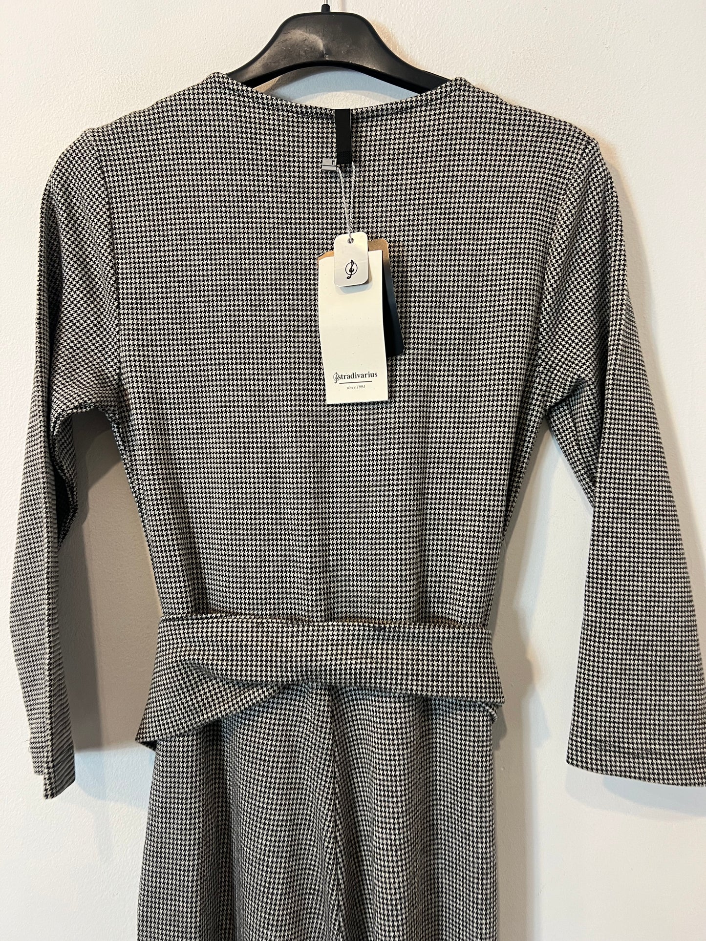 STRADIVARIUS. Mono largo pata de gallo