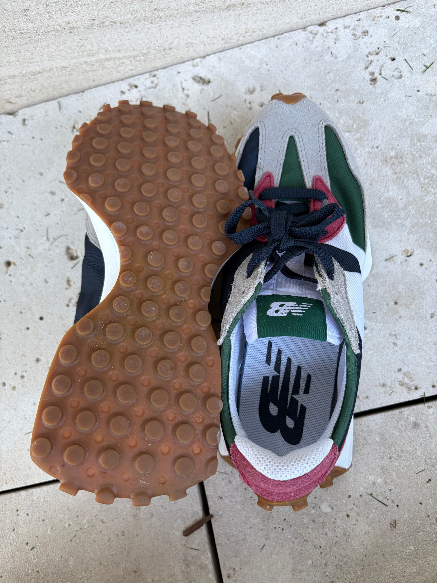 NEW BALANCE. Modelo 327 colores. T 38.5