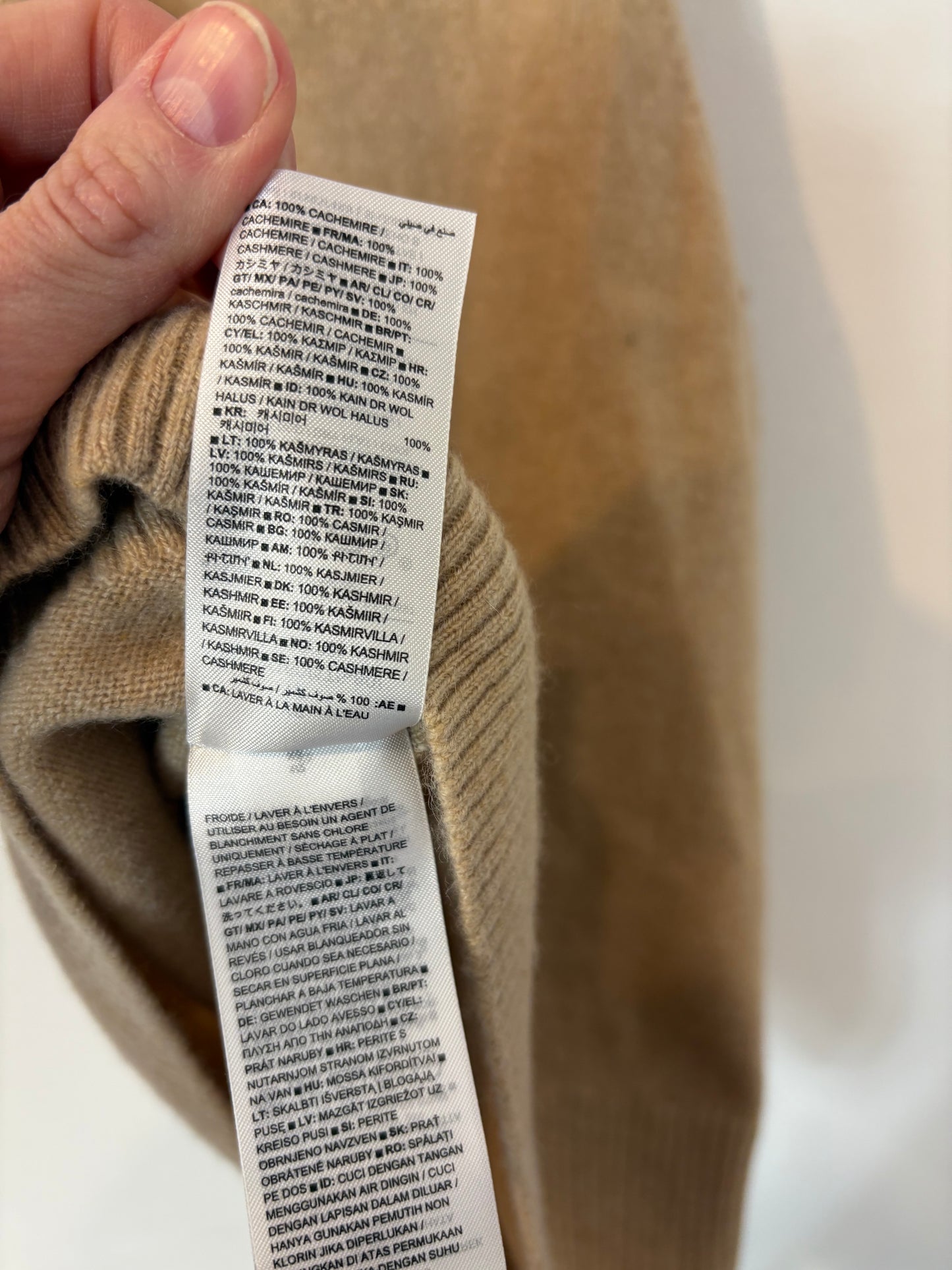 BANANA REPUBLIC. Top cashmere beige