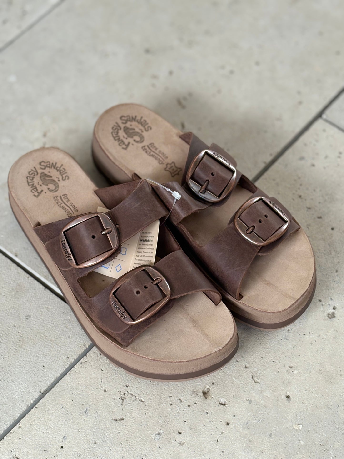 FANTASY SANDALS. Sandalia piel marrón hebillas. T 40