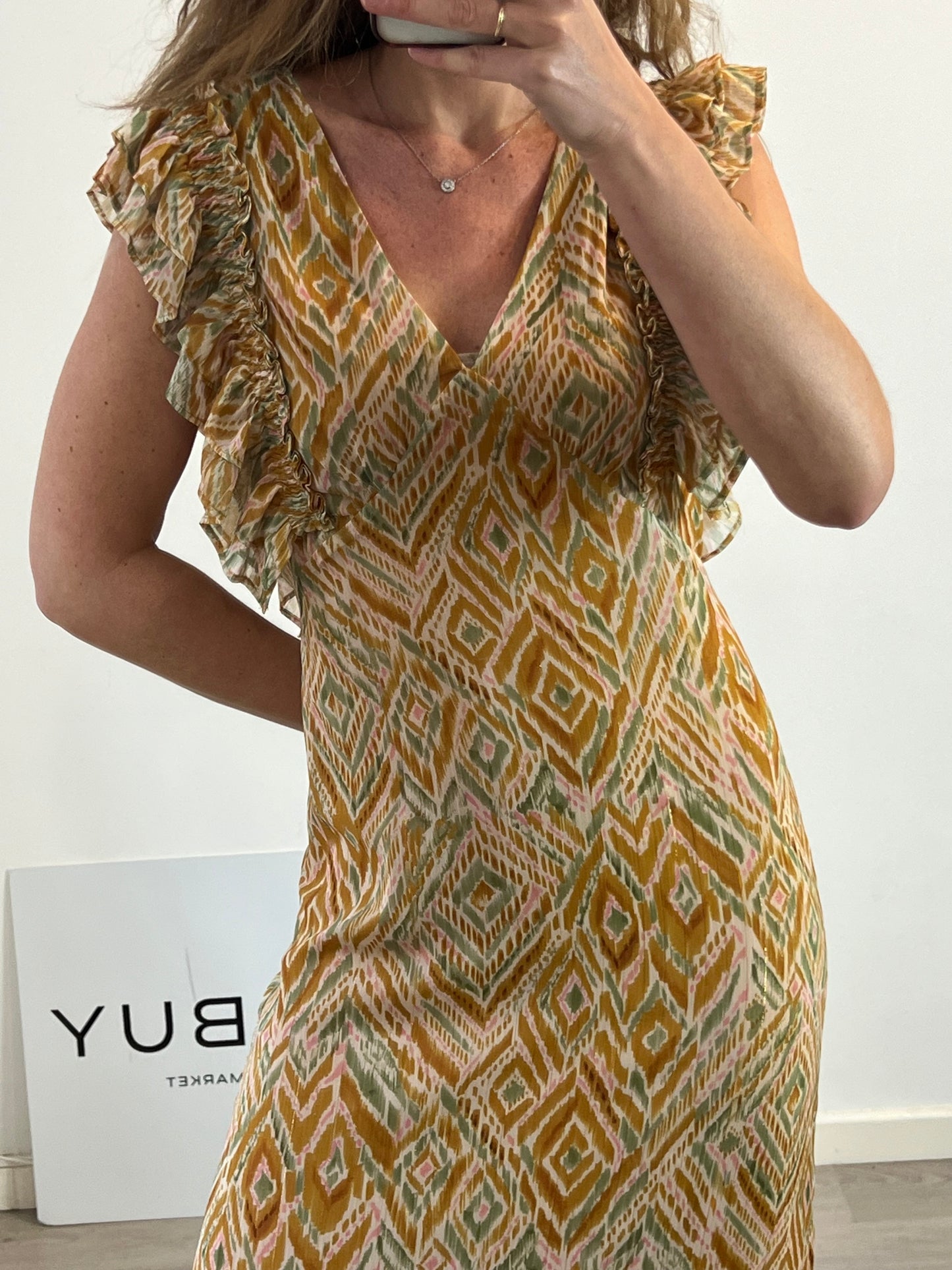 SCALPERS. Vestido beige estampado. T M