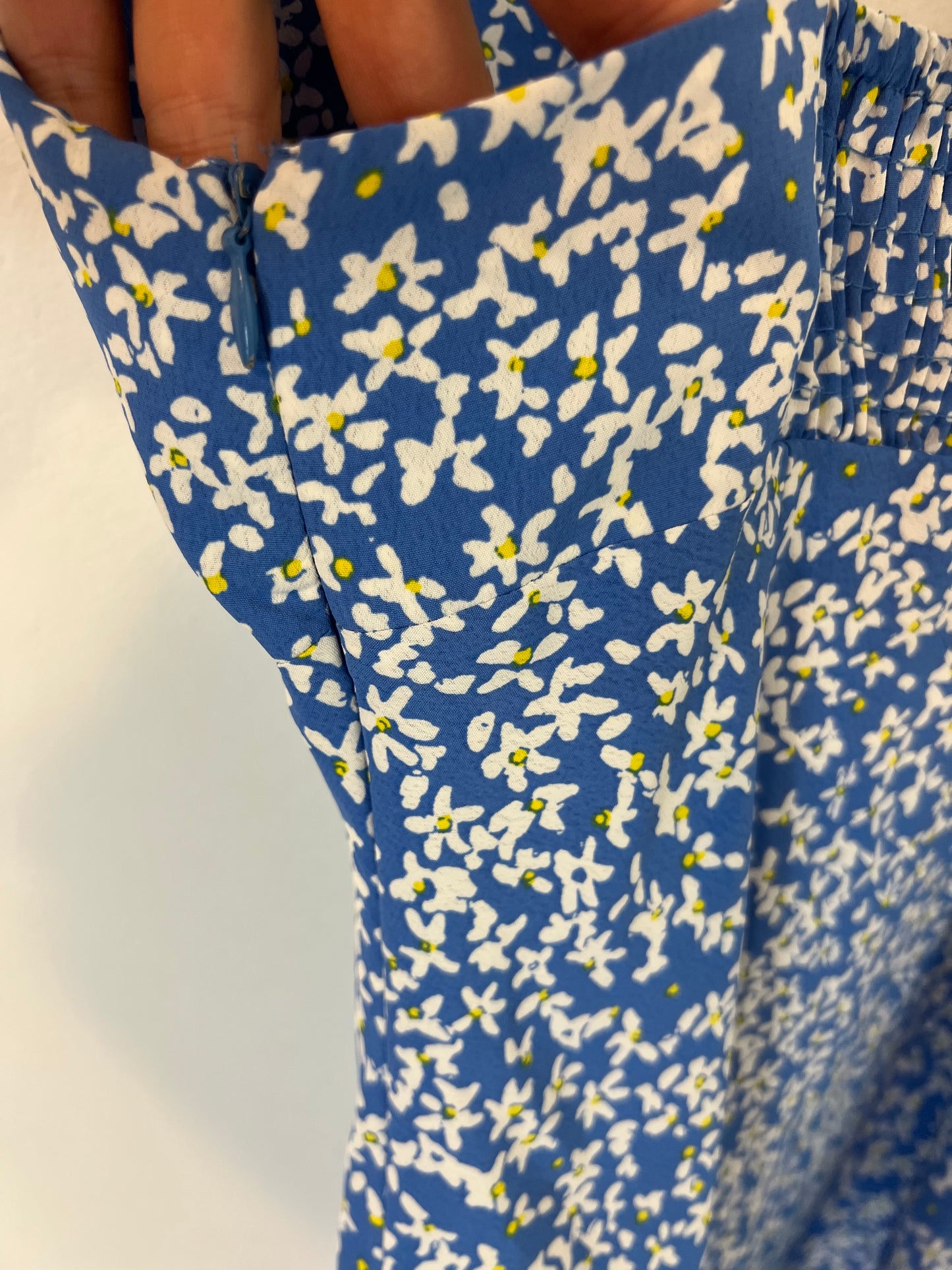 ZARA. Vestido corto flores fluido. T S