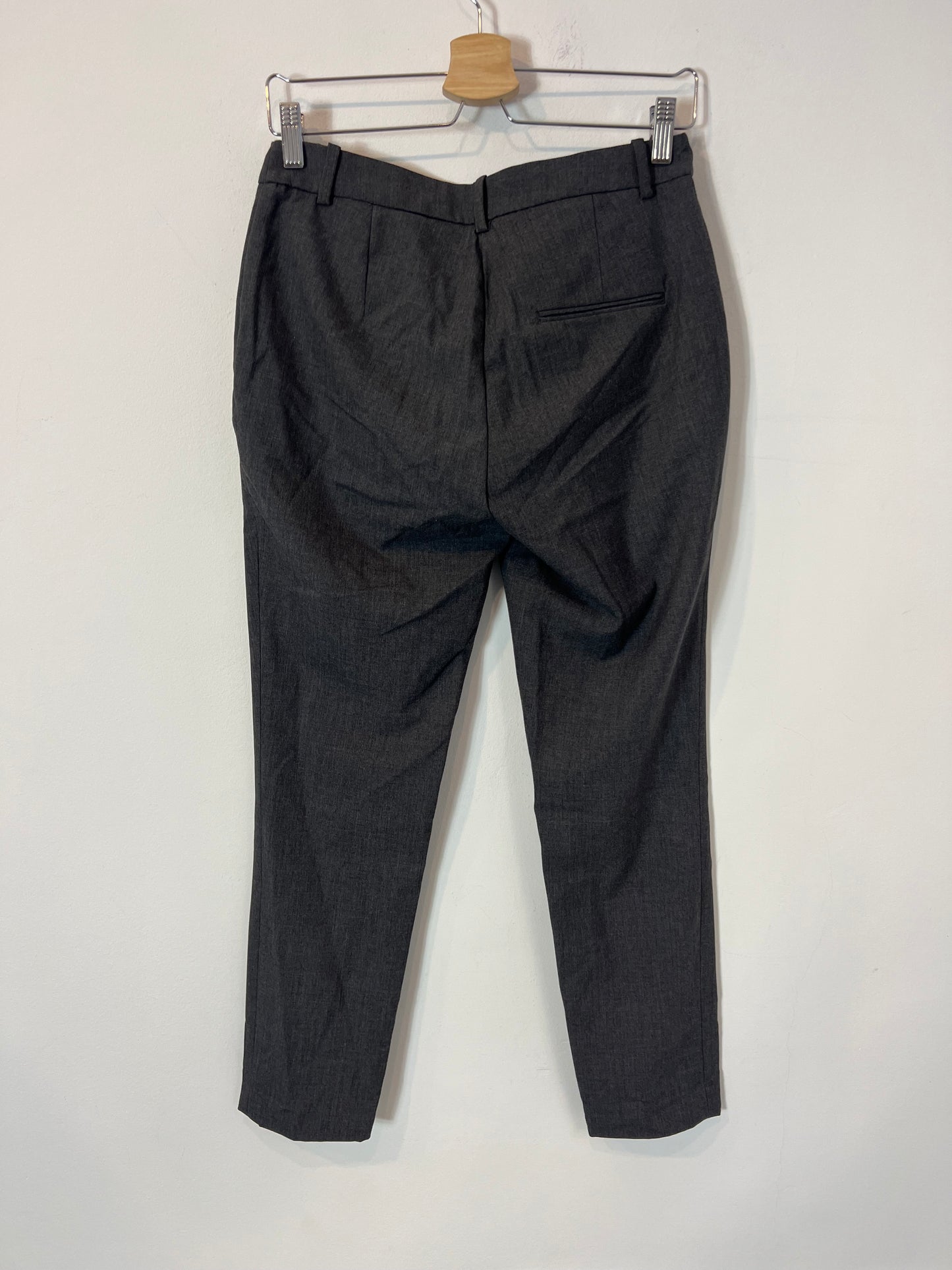 H&M. Pantalón gris formal T.36