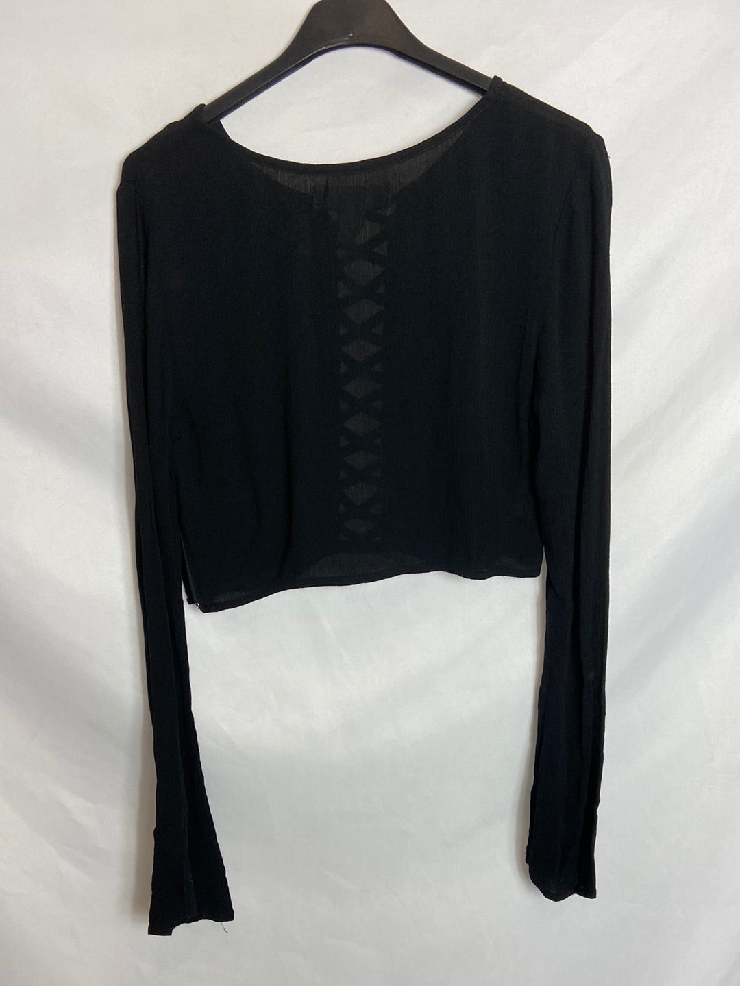 H&M. Black flared sleeve top T.34