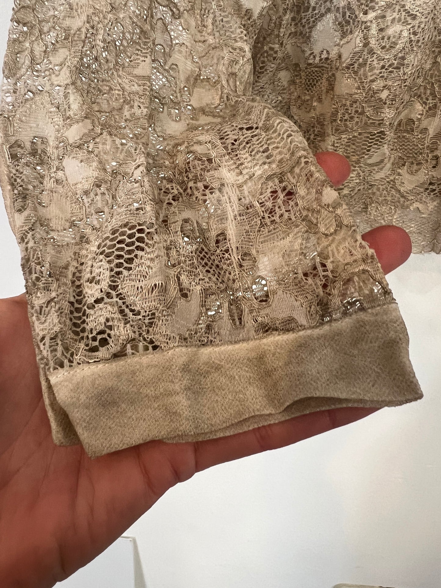 OTRAS. Chaqueta encaje beige. T S