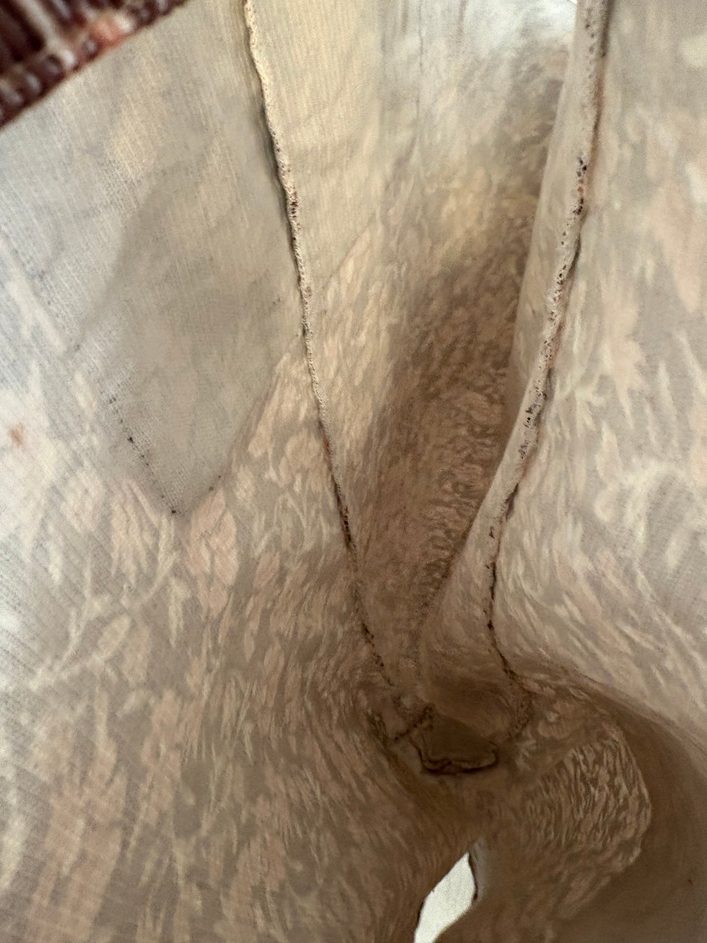 INTROPIA. Mono largo textura flores