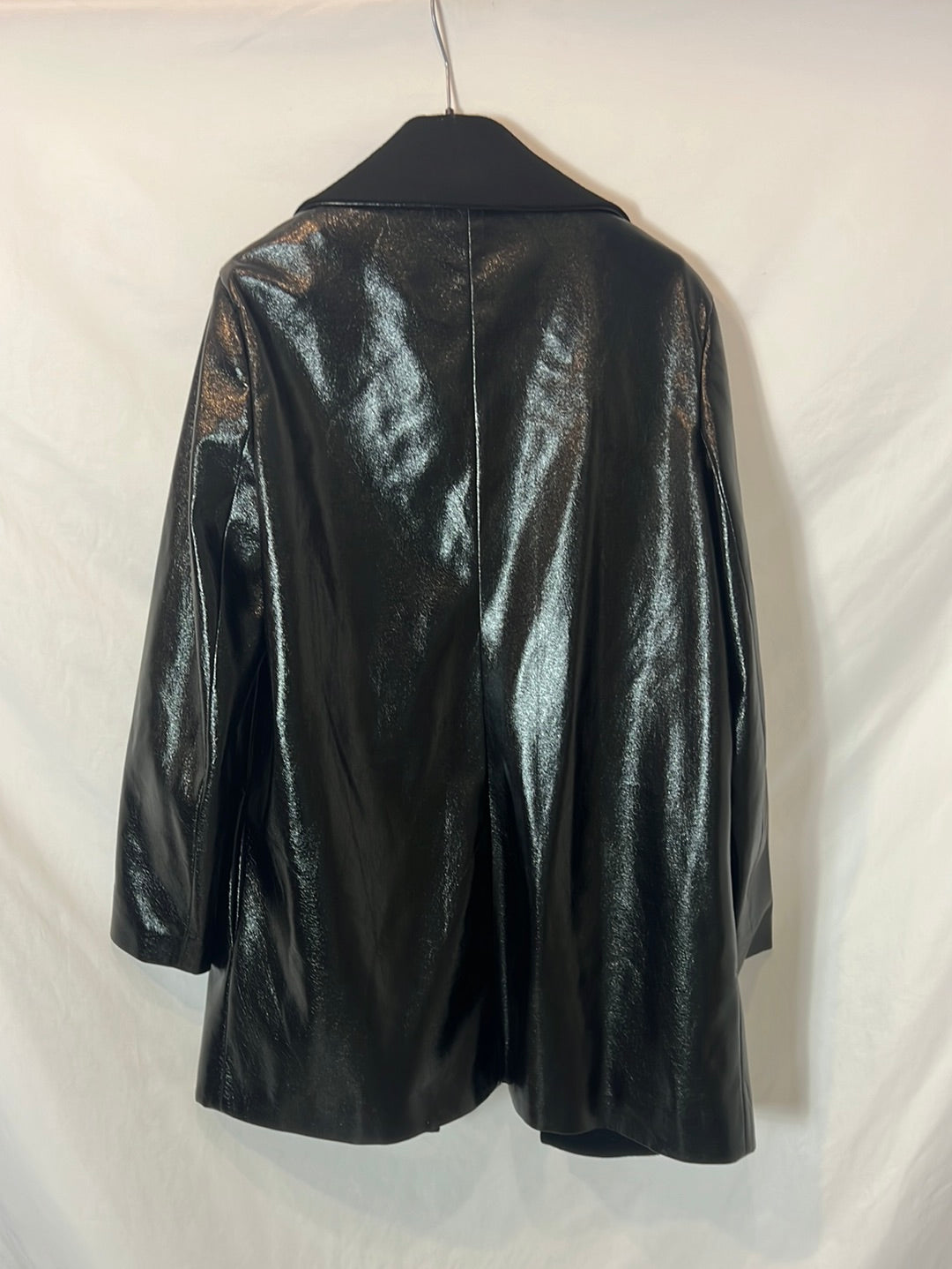 MAJE. Abrigo fino negro doble textura. T 40