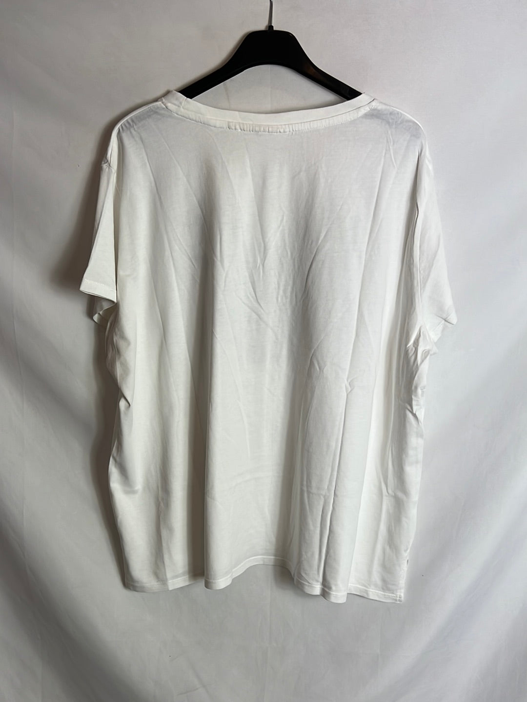 OTHERS. White face print t-shirt. TL