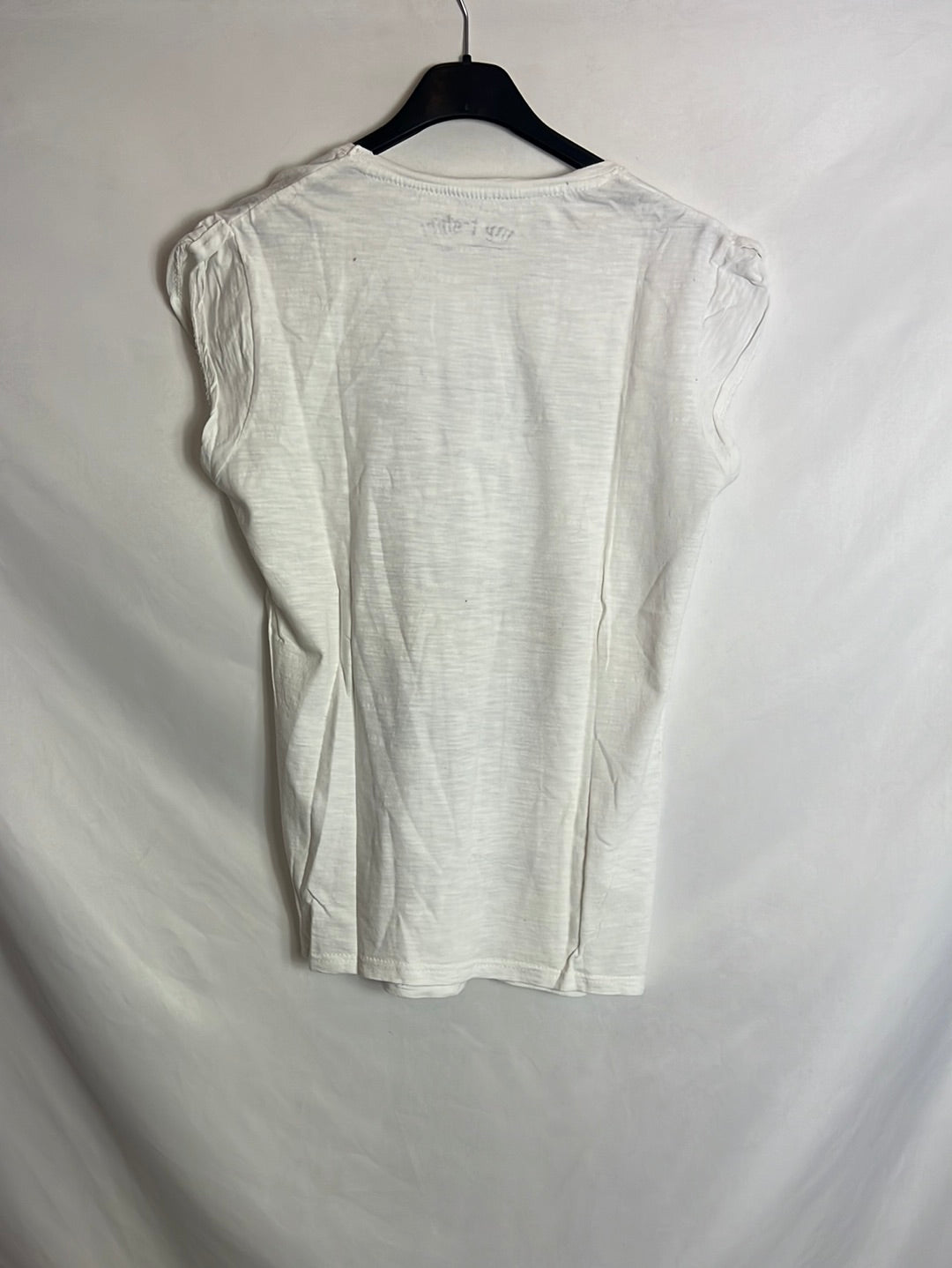 OTRAS. Camiseta blanca slogan. TS/M