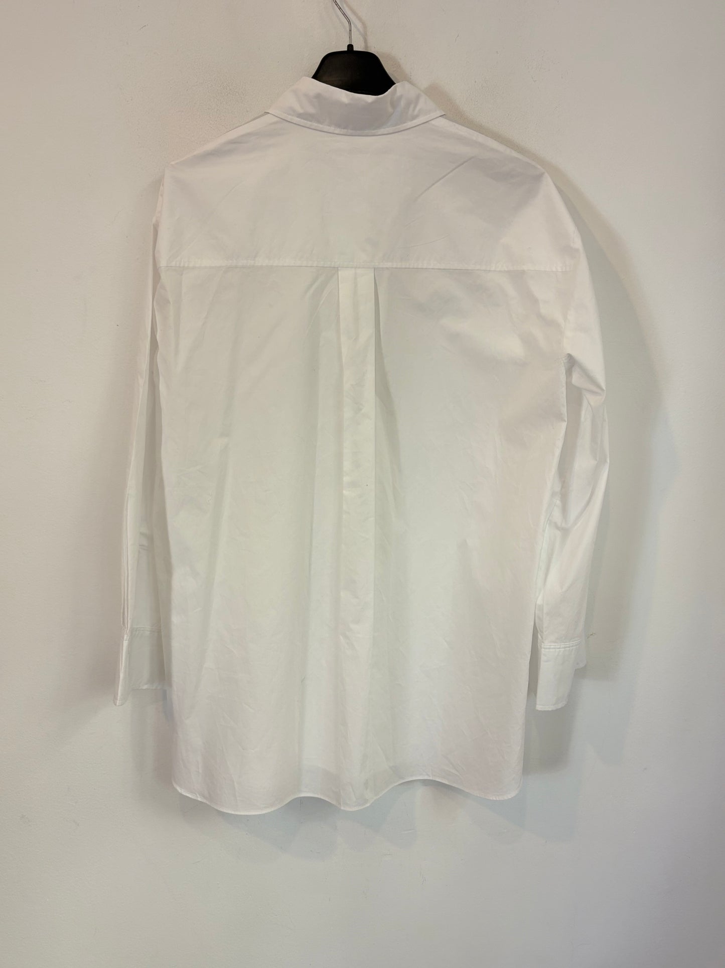 ZARA. Camisa blanca amplia