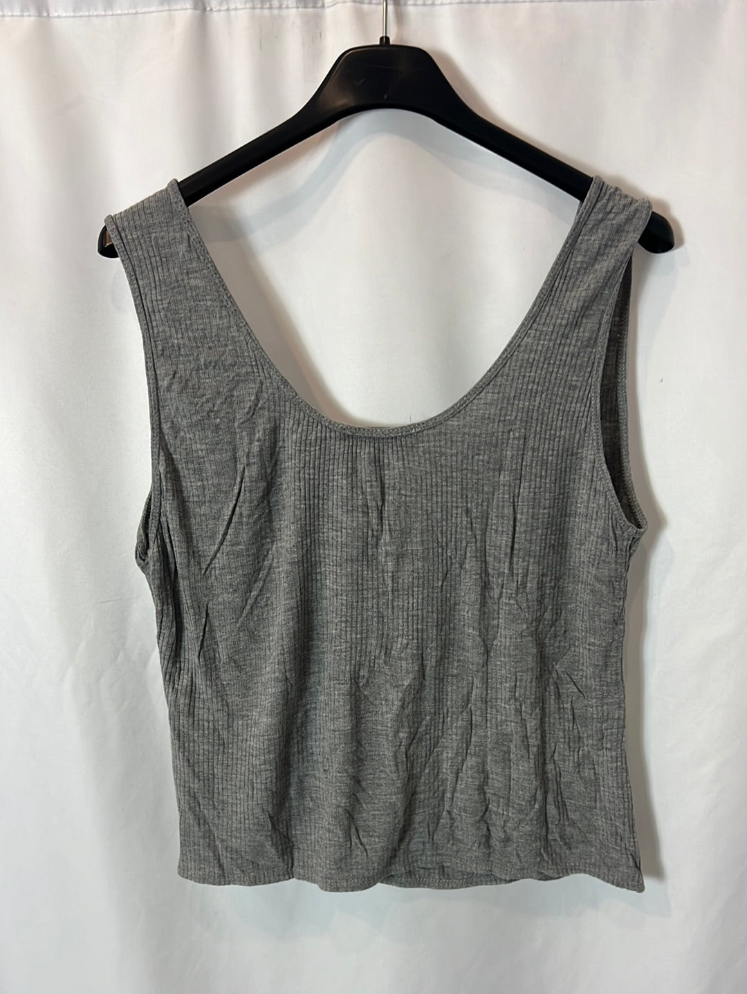 ZARA. Gray ribbed top. TS