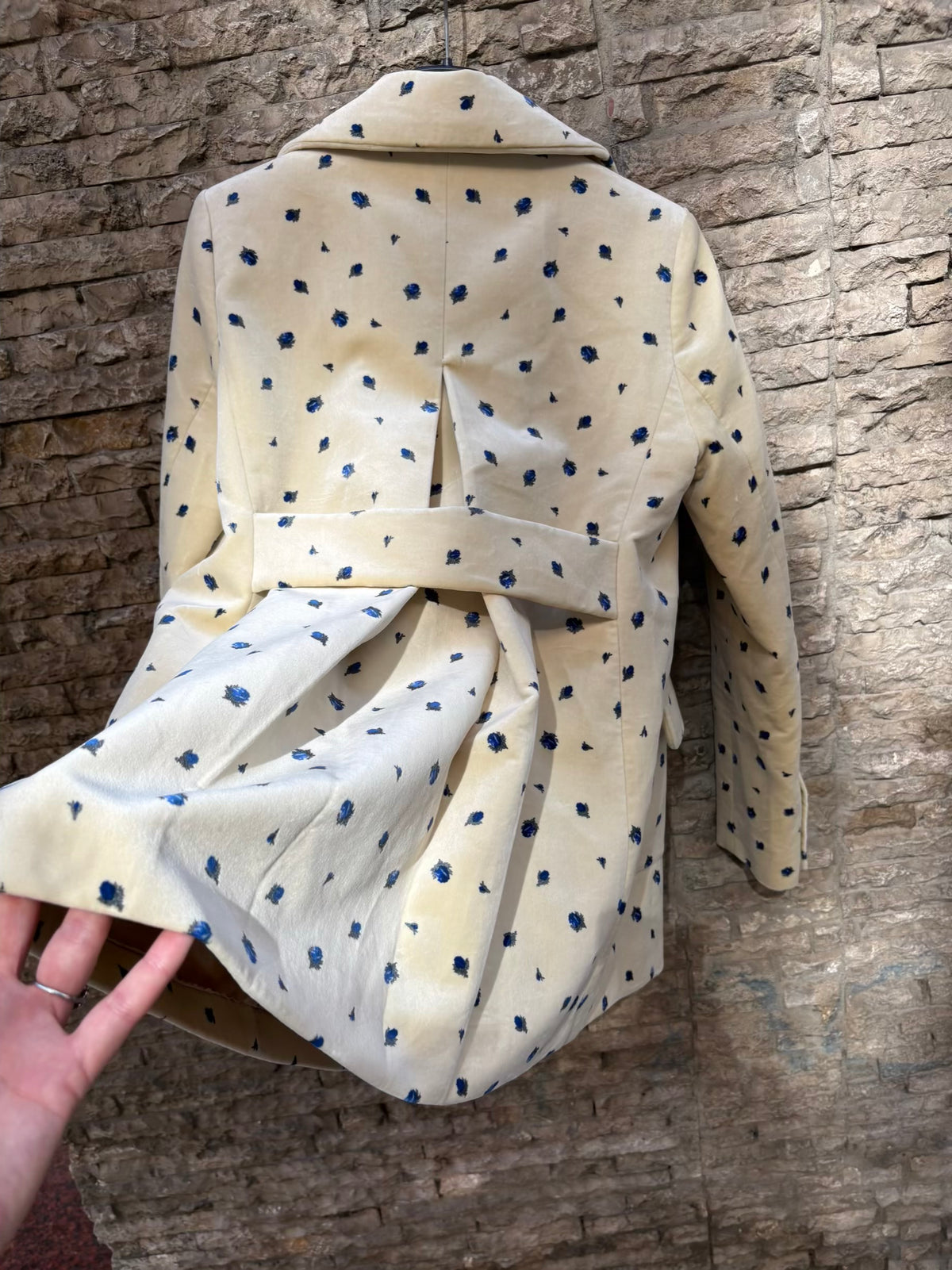 PAUL&JOE. Chaqueta textura beige estampado