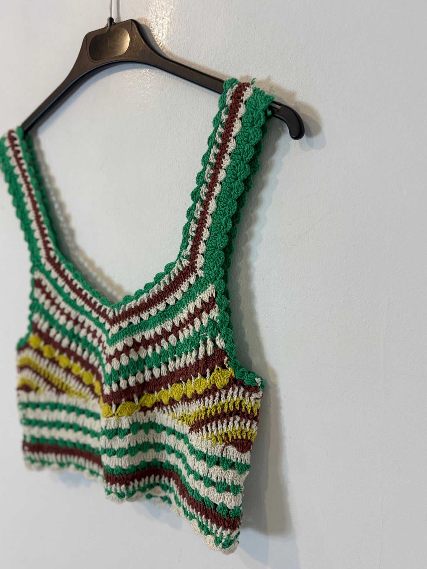 ZARA. Top croché colores. T S