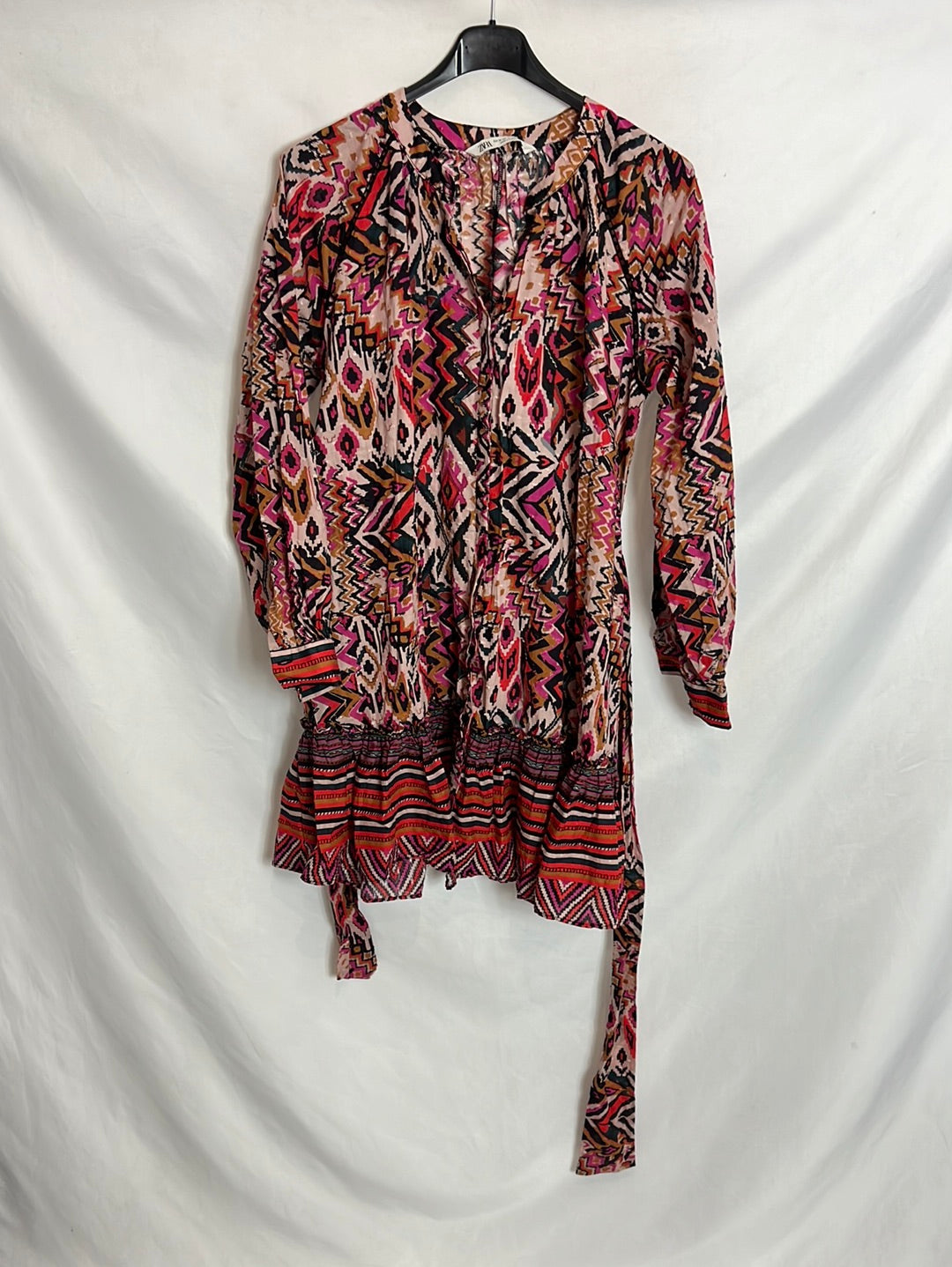 ZARA. Vestido corto cruzado estampado. T XS