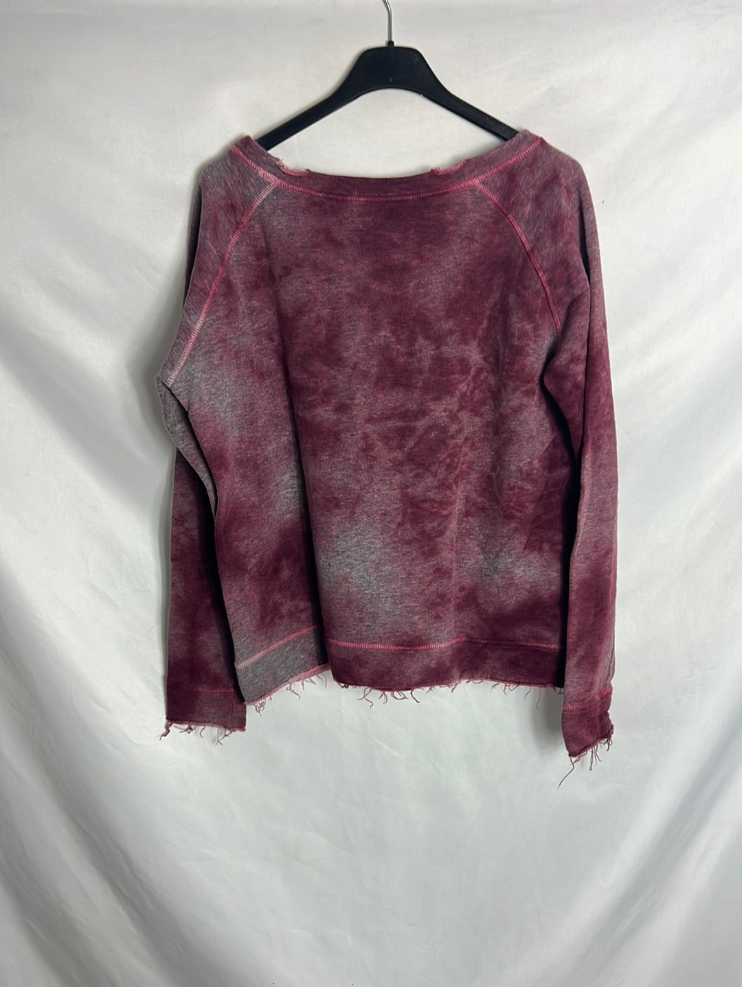 MG TWEET'S. Burgundy tie dye sweatshirt. TS/M