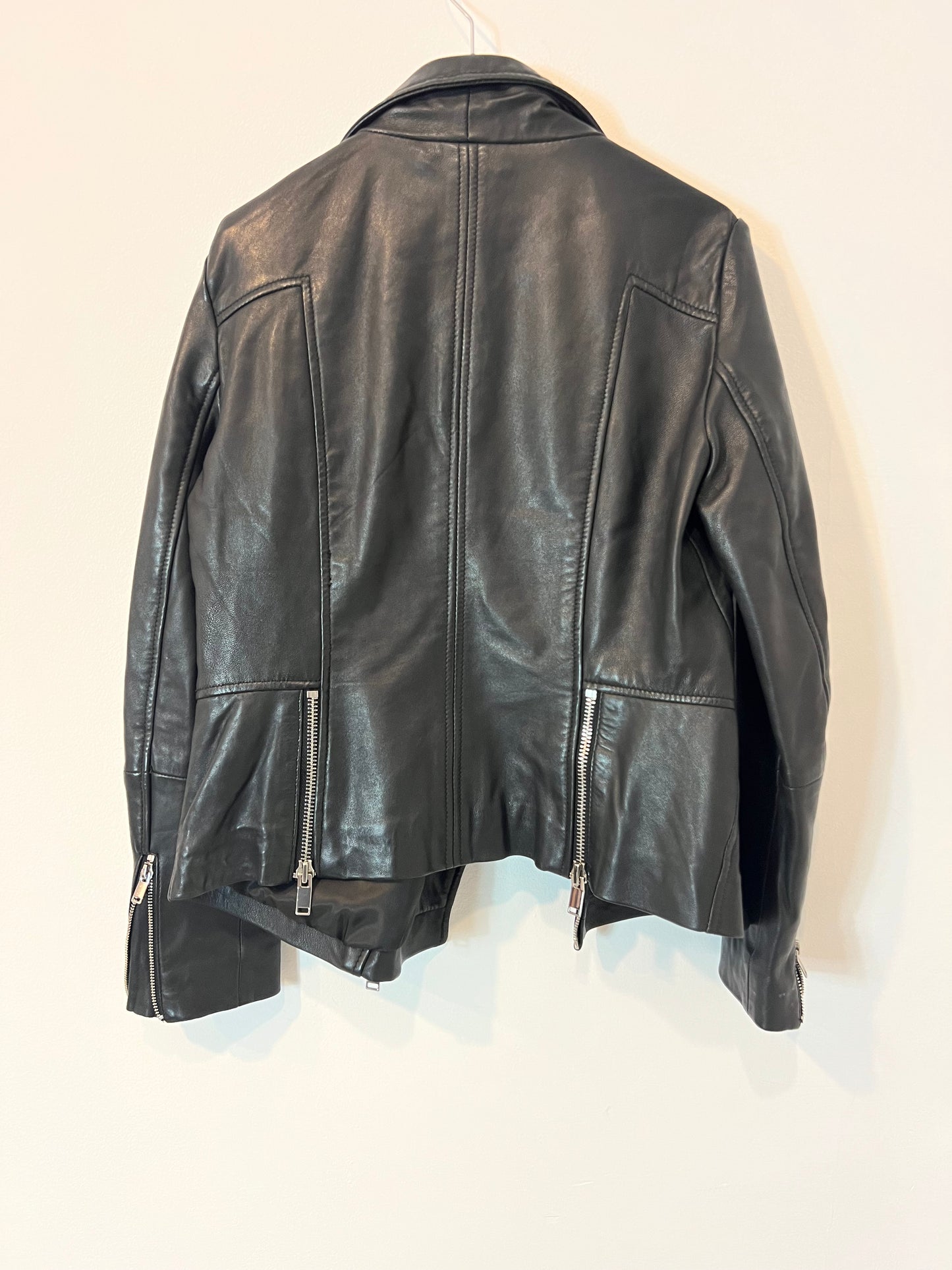 MANGO. Black leather jacket Tm