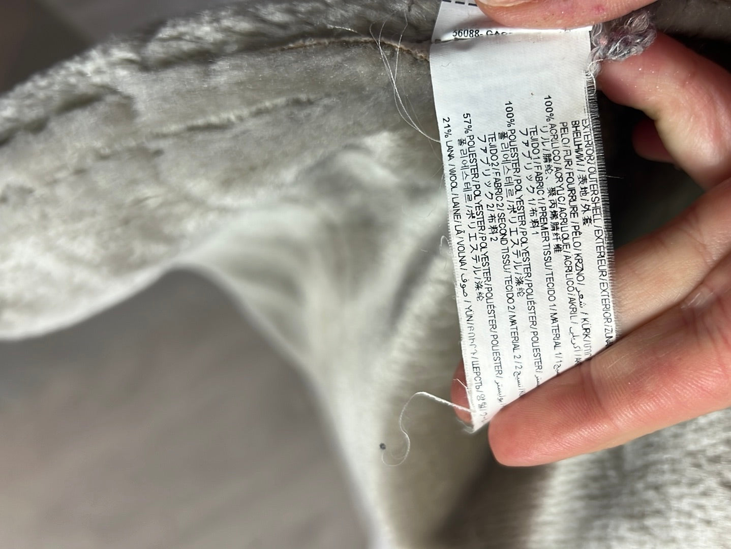 ADOLFO DOMINGUEZ. Abrigo beige texturas. T S