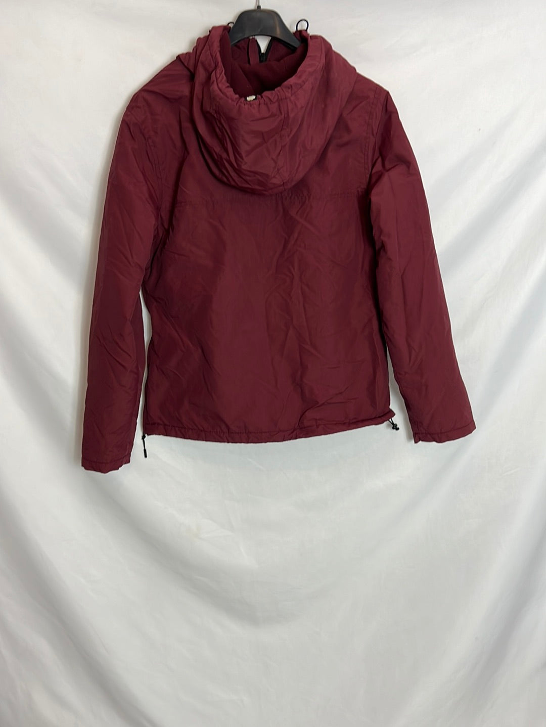 PULL&BEAR. Abrigo acolchado burdeos. T S(Tara)