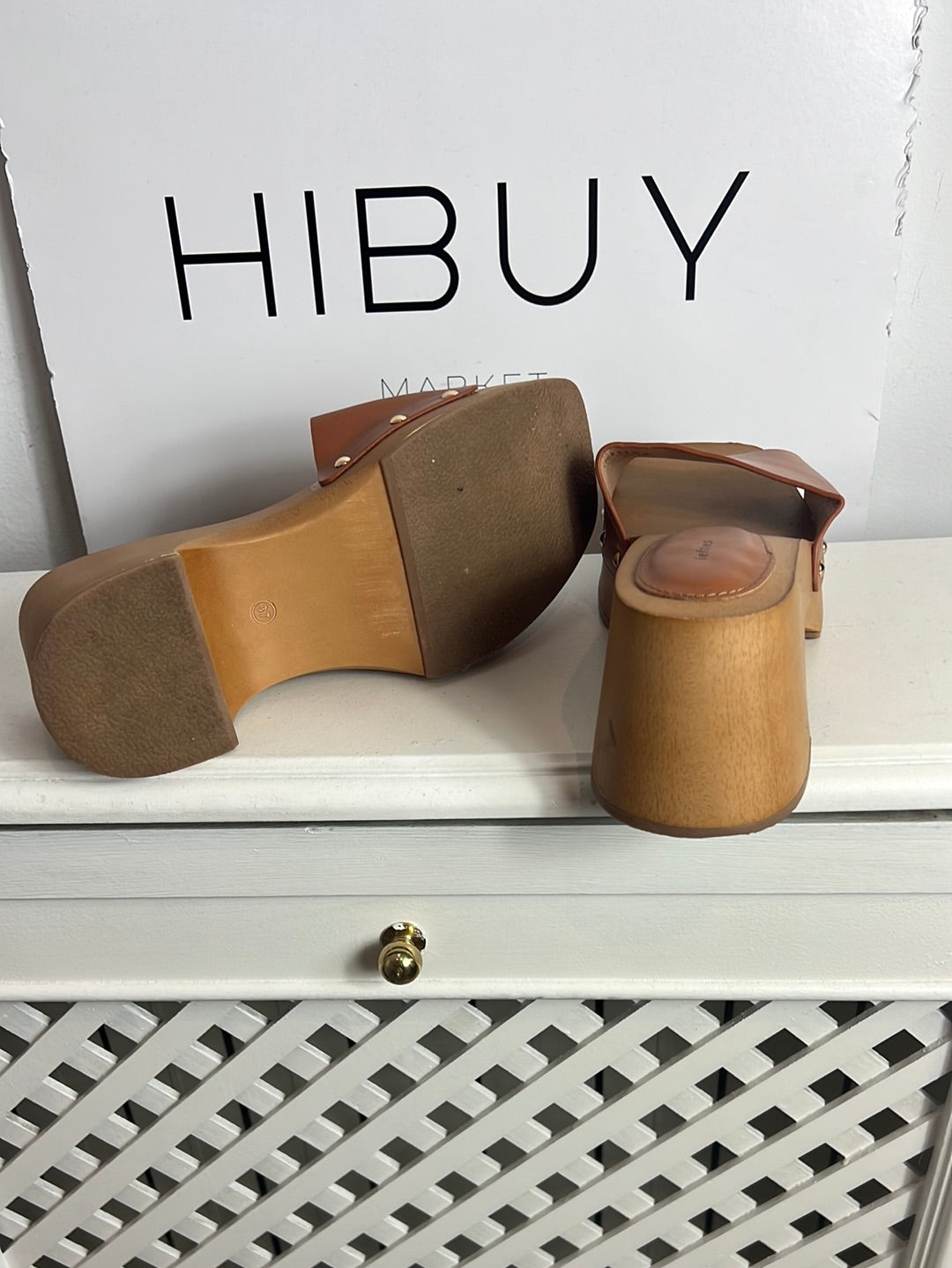 LEFTIES. Plataformas madera tira camel. T 37