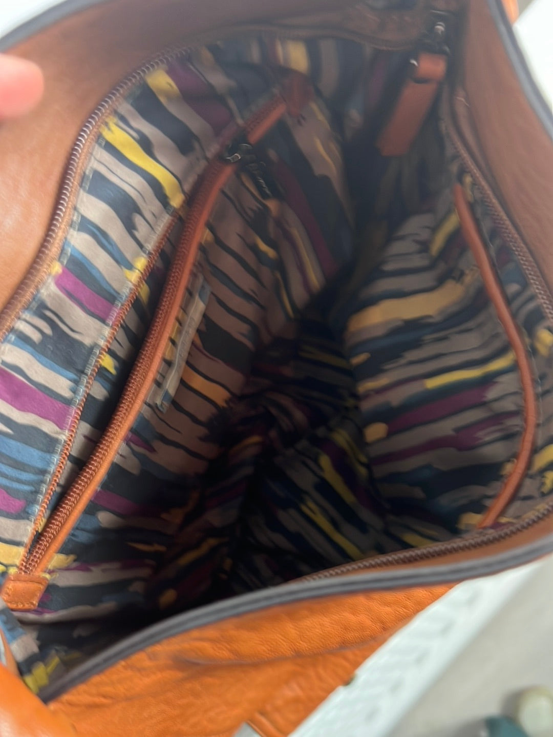 ABBACINO. Bolso marrón asa corta