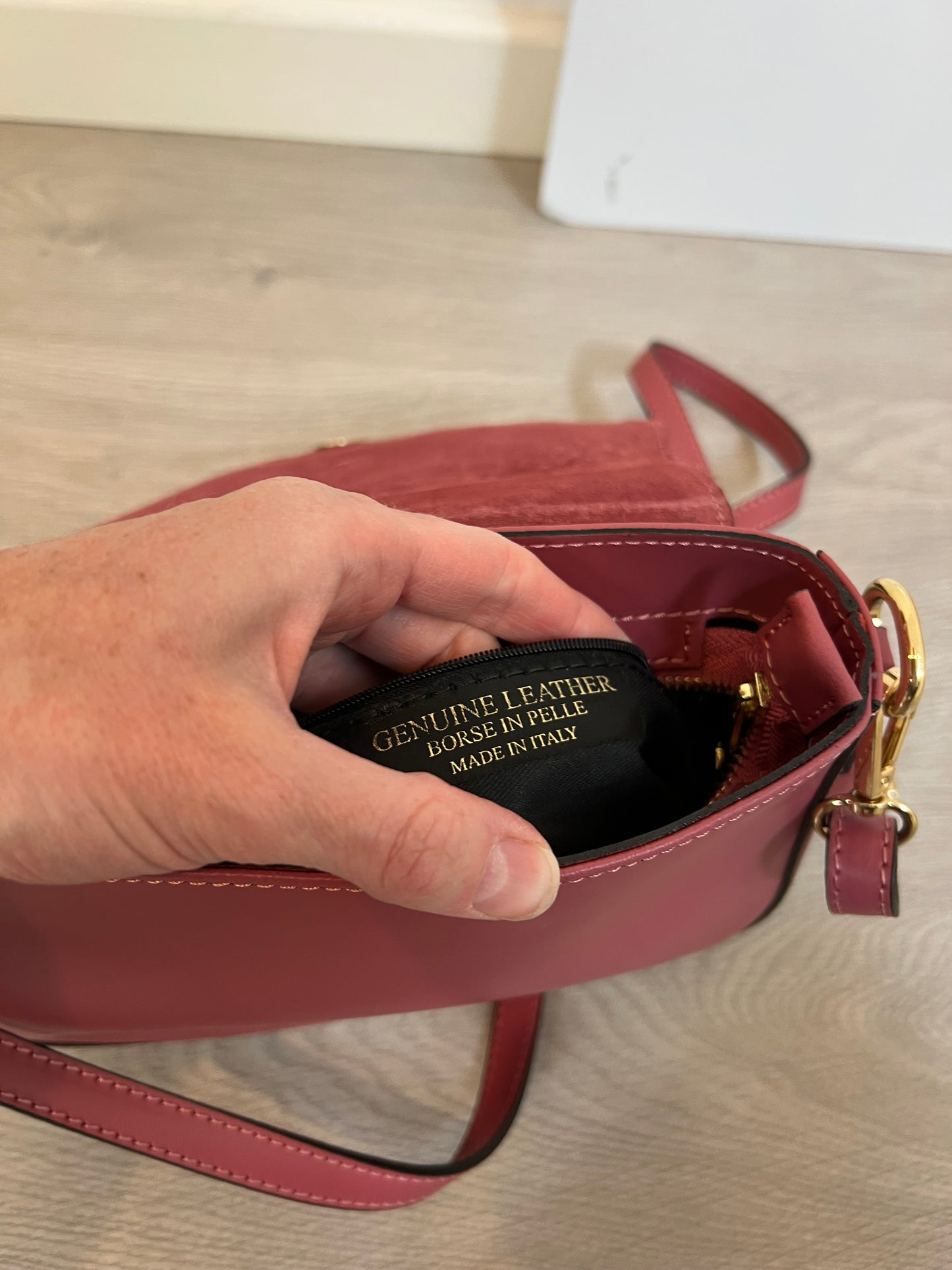 OTRAS. Bolso bandolera piel