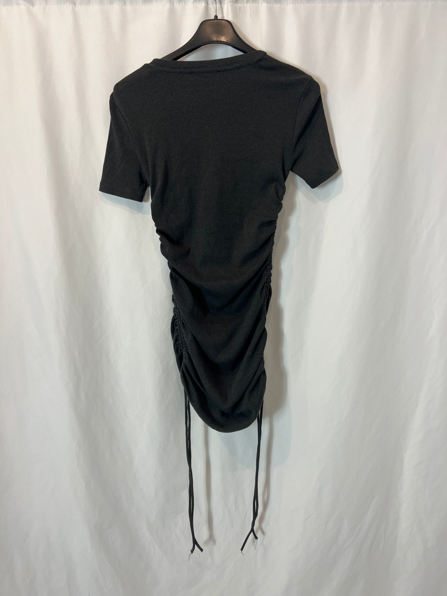 ZARA. Vestido corto canalé fruncidos. T M